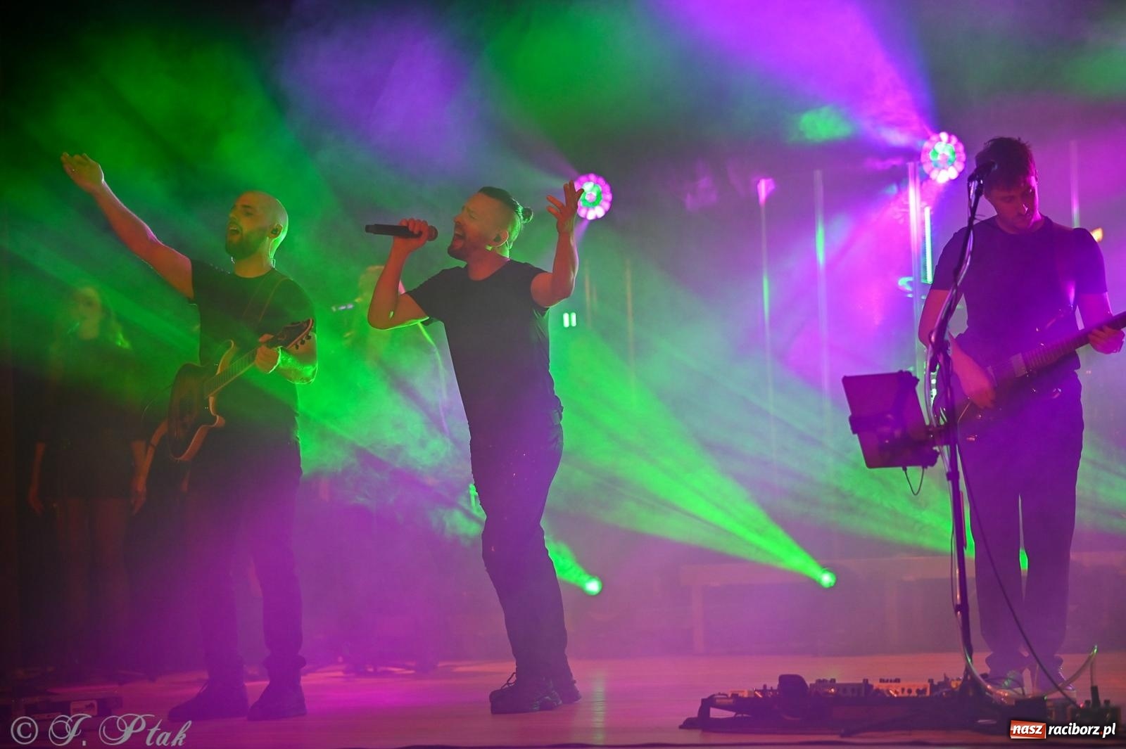 Zdjęcie w galerii na portalu naszraciborz.pl: Tomasz Madzia Guitar Experience porwał publiczność w RCK [FOTO i WIDEO] wiadomości z regionu