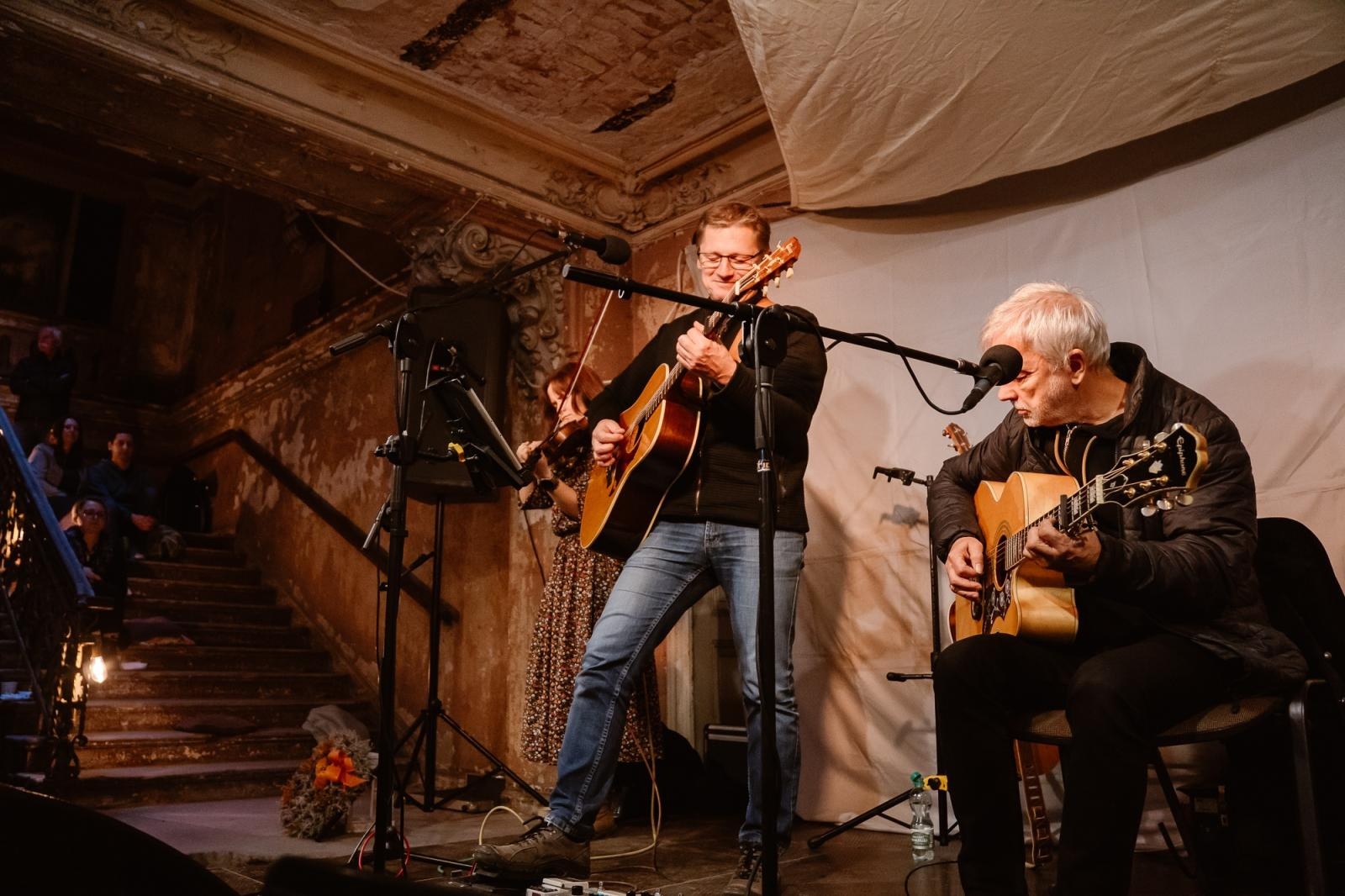 Zdjęcie w galerii na portalu naszraciborz.pl: Poetycka muzyka w historycznych murach pałacu w Krowiarkach wiadomości z regionu