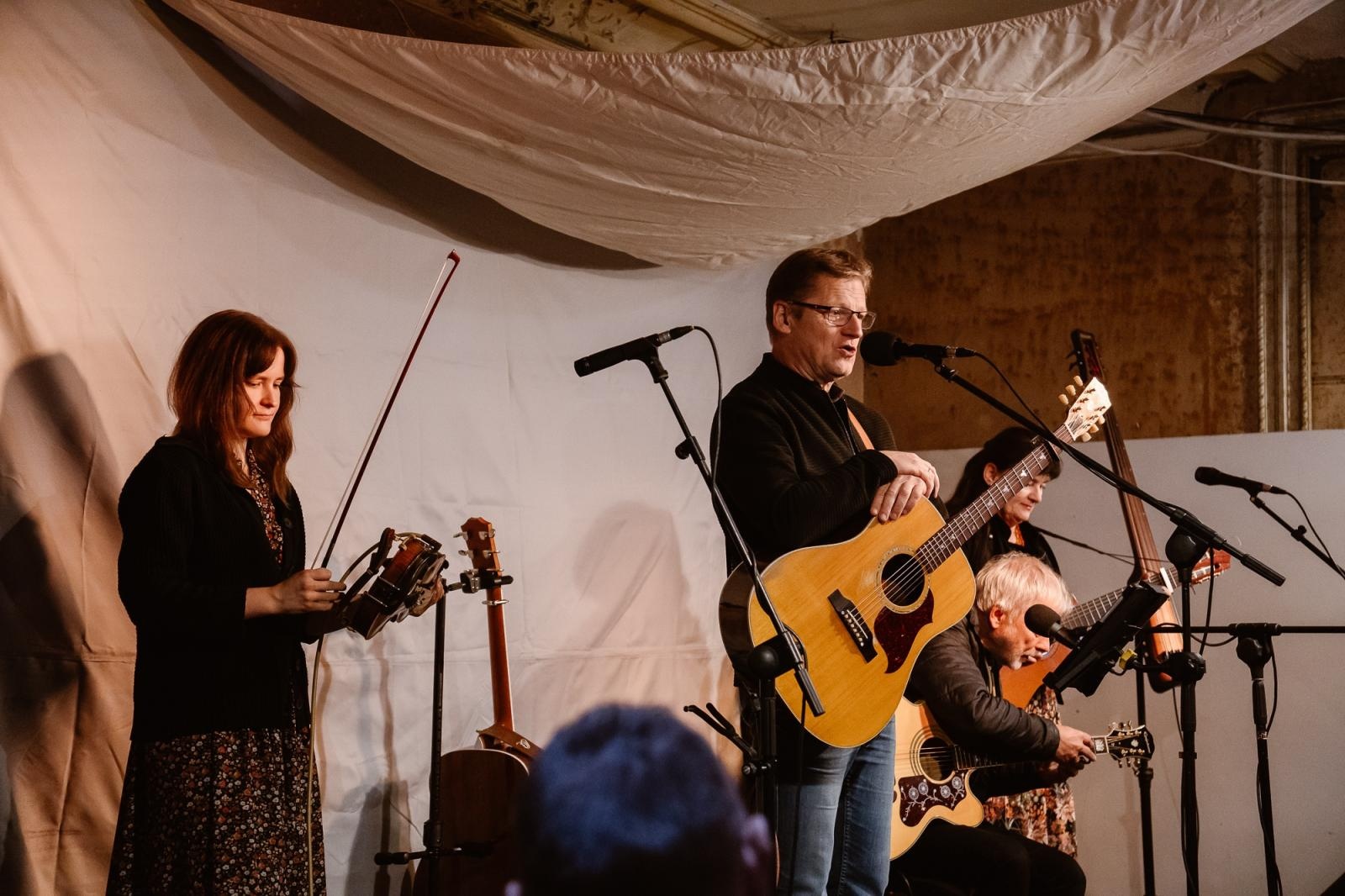 Zdjęcie w galerii na portalu naszraciborz.pl: Poetycka muzyka w historycznych murach pałacu w Krowiarkach wiadomości z regionu