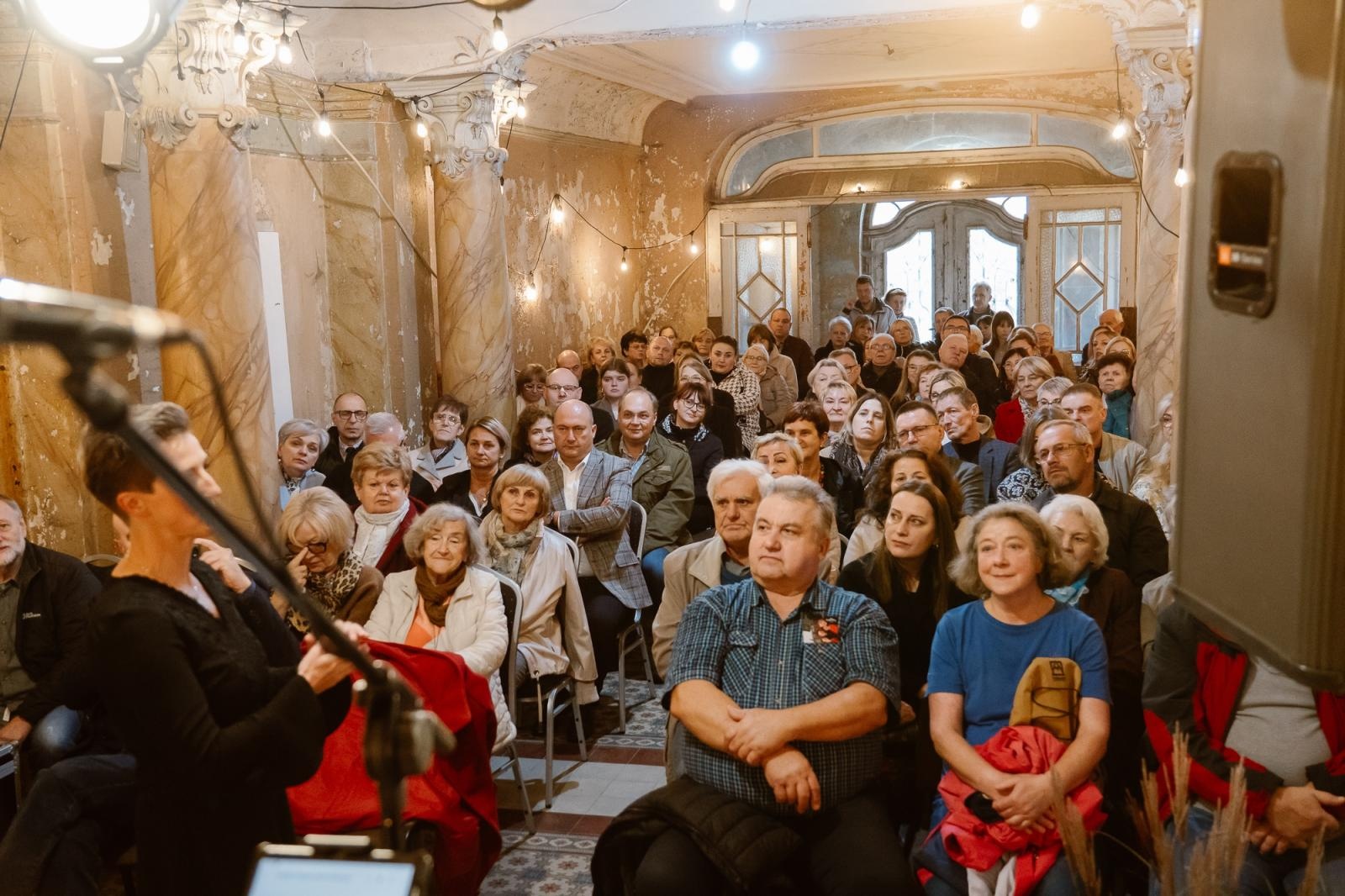 Zdjęcie w galerii na portalu naszraciborz.pl: Poetycka muzyka w historycznych murach pałacu w Krowiarkach wiadomości z regionu