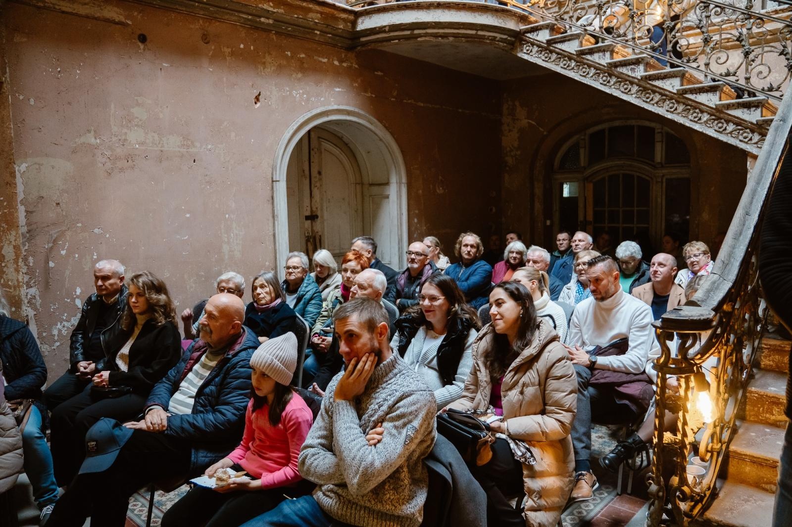 Zdjęcie w galerii na portalu naszraciborz.pl: Poetycka muzyka w historycznych murach pałacu w Krowiarkach wiadomości z regionu