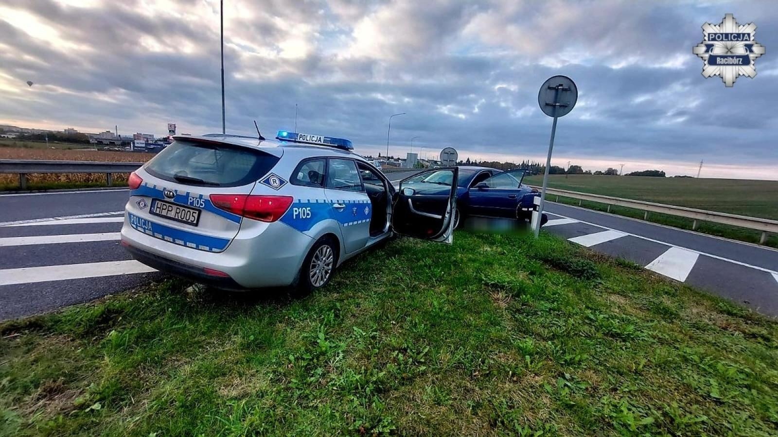 Zdjęcie w galerii na portalu naszraciborz.pl: Sceny jak z filmu akcji. Policyjny pościg w Raciborzu za kierowcą audi z Czech wiadomości z regionu