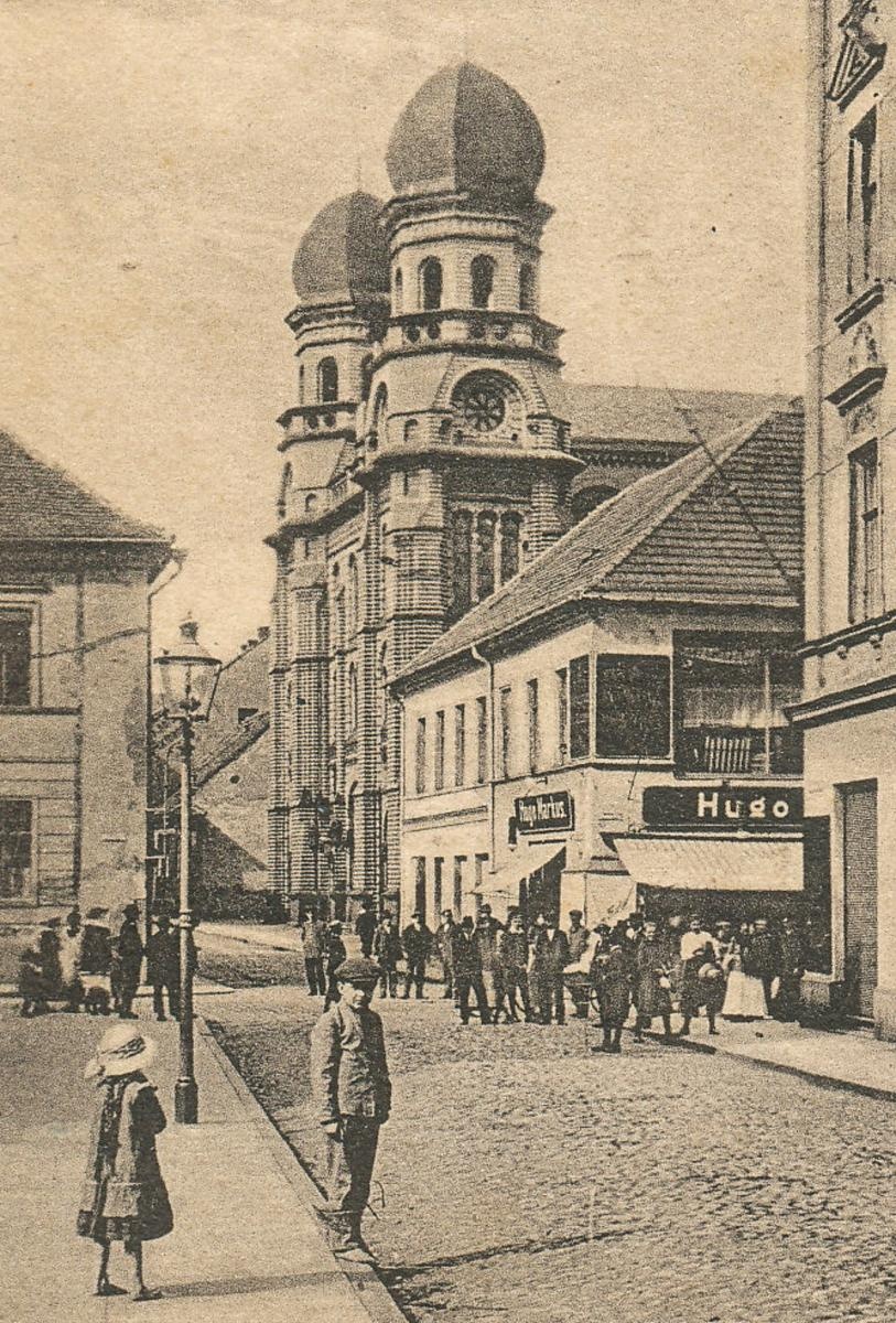 Zdjęcie w galerii na portalu naszraciborz.pl: Noc na zamku z kulturą żydowską dawnego Ratibor – koncert, historia i kulinaria wiadomości z regionu