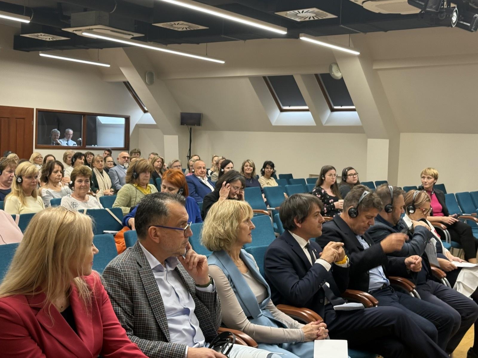 Zdjęcie w galerii na portalu naszraciborz.pl: Międzynarodowa konferencja pt. Ochrona dzieci bez granic – Polska, Czechy i Węgry we wspólnej misji wiadomości z regionu