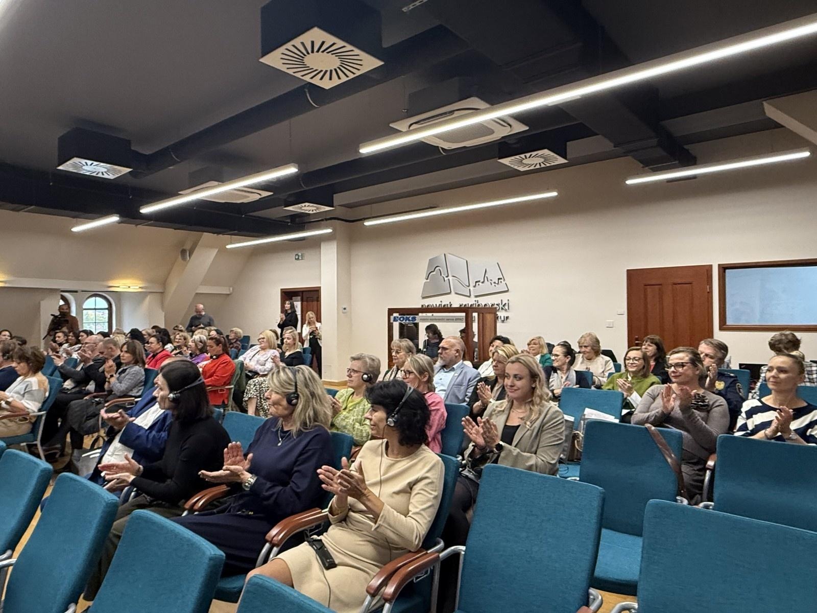 Zdjęcie w galerii na portalu naszraciborz.pl: Międzynarodowa konferencja pt. Ochrona dzieci bez granic – Polska, Czechy i Węgry we wspólnej misji wiadomości z regionu