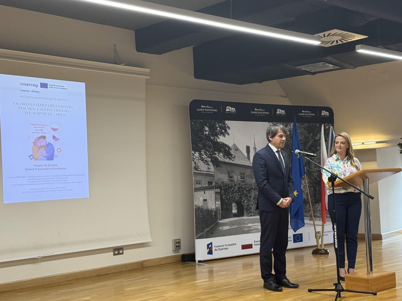 Zdjęcie w galerii na portalu naszraciborz.pl: Międzynarodowa konferencja pt. Ochrona dzieci bez granic – Polska, Czechy i Węgry we wspólnej misji wiadomości z regionu