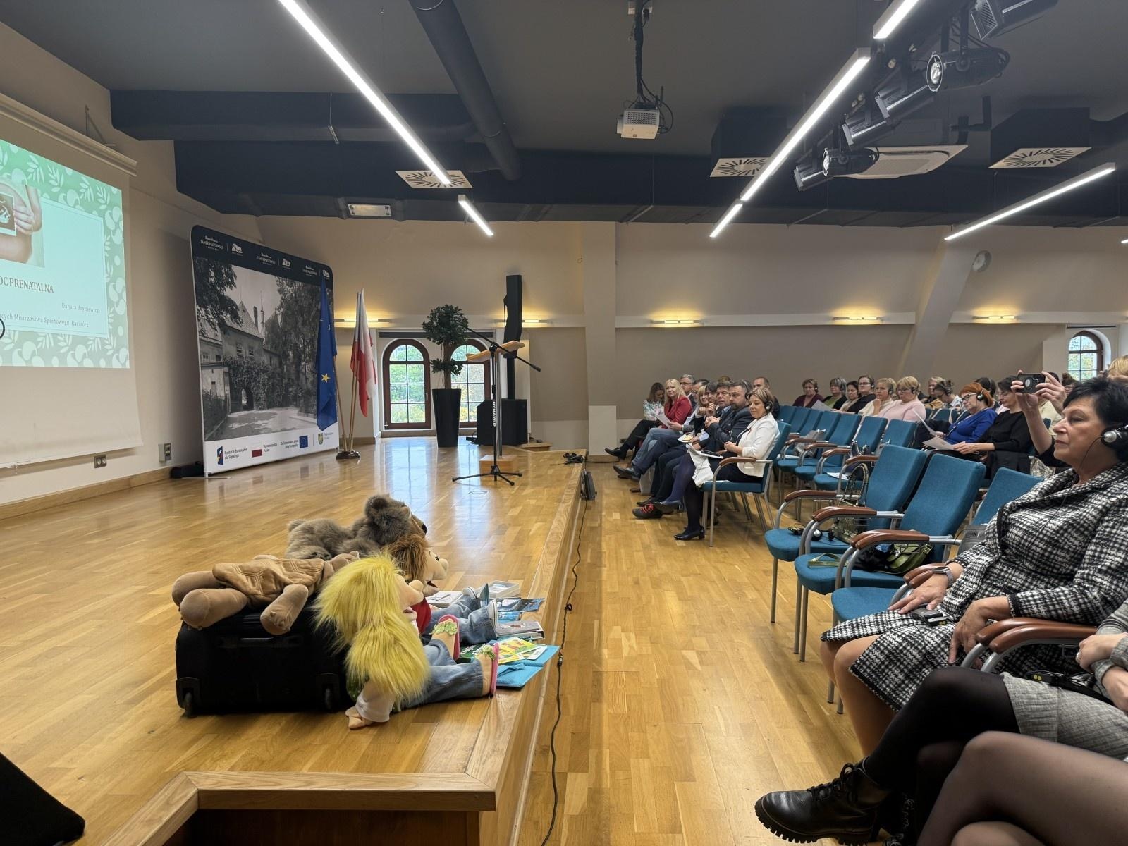 Zdjęcie w galerii na portalu naszraciborz.pl: Międzynarodowa konferencja pt. Ochrona dzieci bez granic – Polska, Czechy i Węgry we wspólnej misji wiadomości z regionu