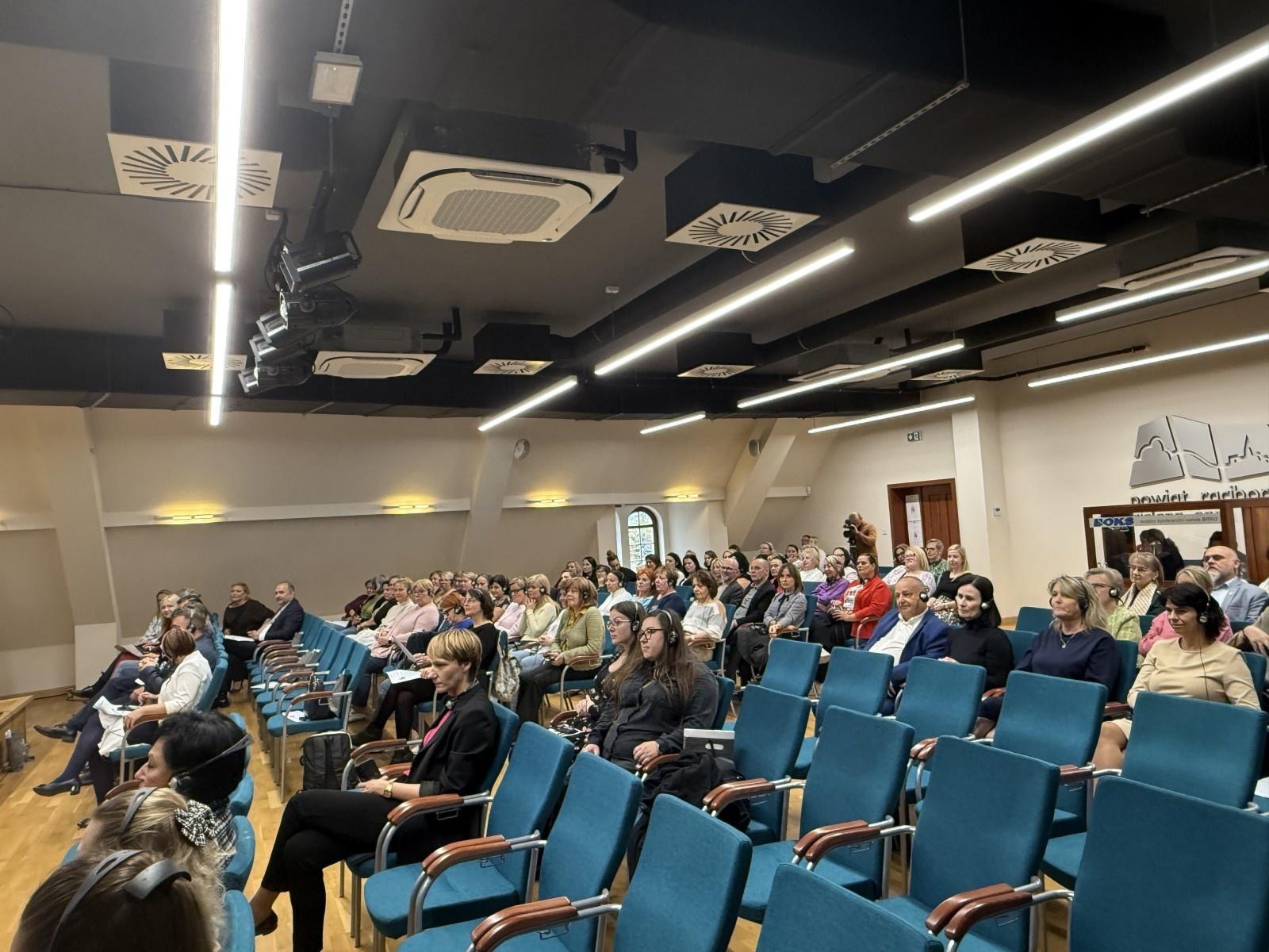 Zdjęcie w galerii na portalu naszraciborz.pl: Międzynarodowa konferencja pt. Ochrona dzieci bez granic – Polska, Czechy i Węgry we wspólnej misji wiadomości z regionu