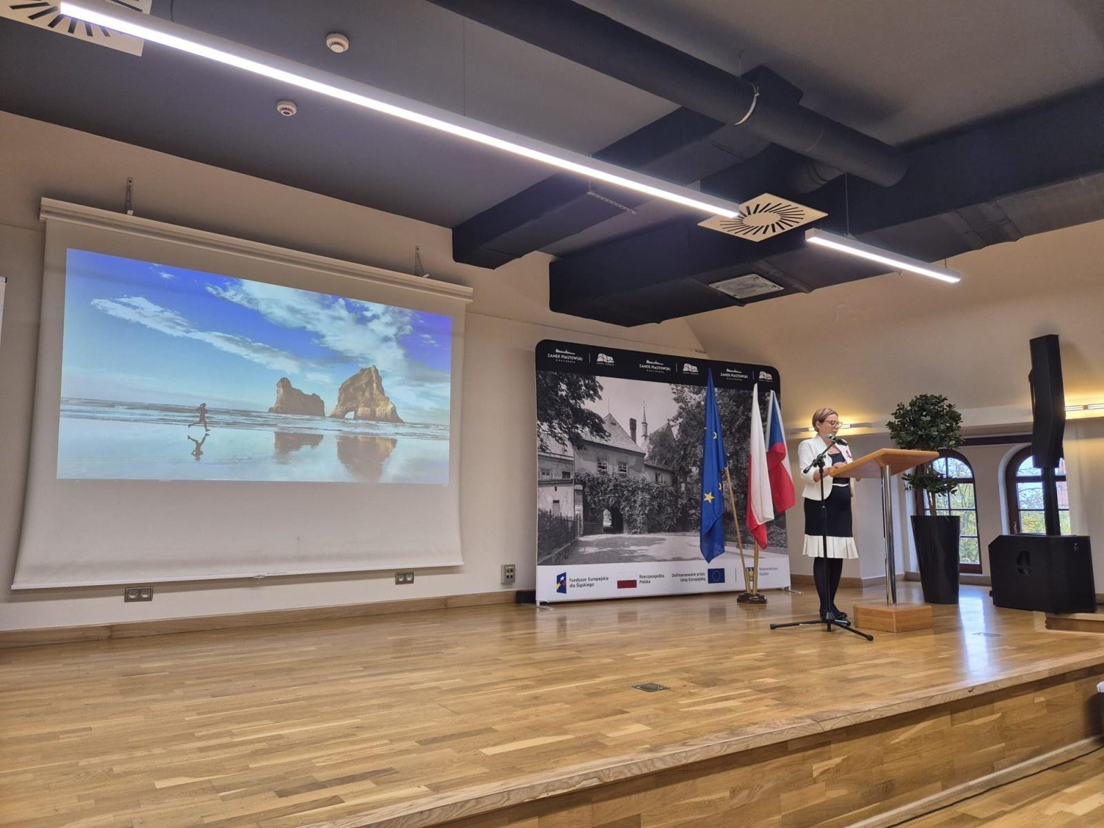 Zdjęcie w galerii na portalu naszraciborz.pl: Międzynarodowa konferencja pt. Ochrona dzieci bez granic – Polska, Czechy i Węgry we wspólnej misji wiadomości z regionu