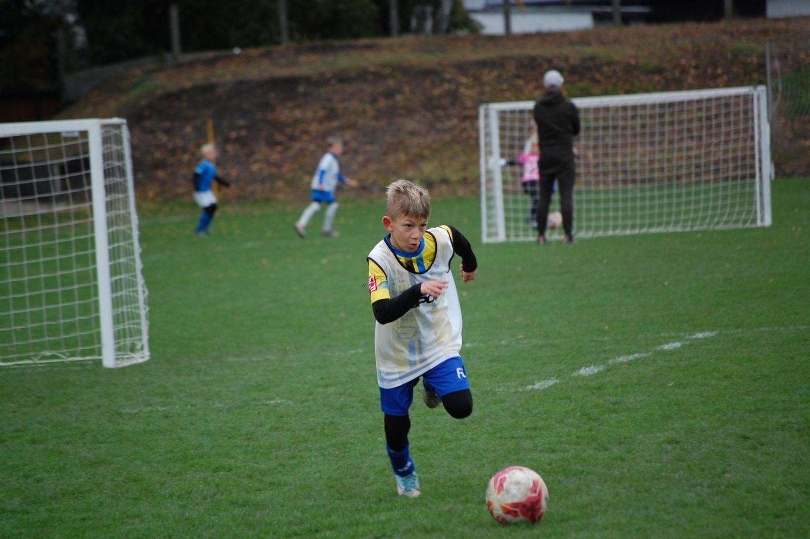 Zdjęcie w galerii na portalu naszraciborz.pl: Macron Cup. Piłkarska rywalizacja przy Srebrnej [FOTO] wiadomości z regionu