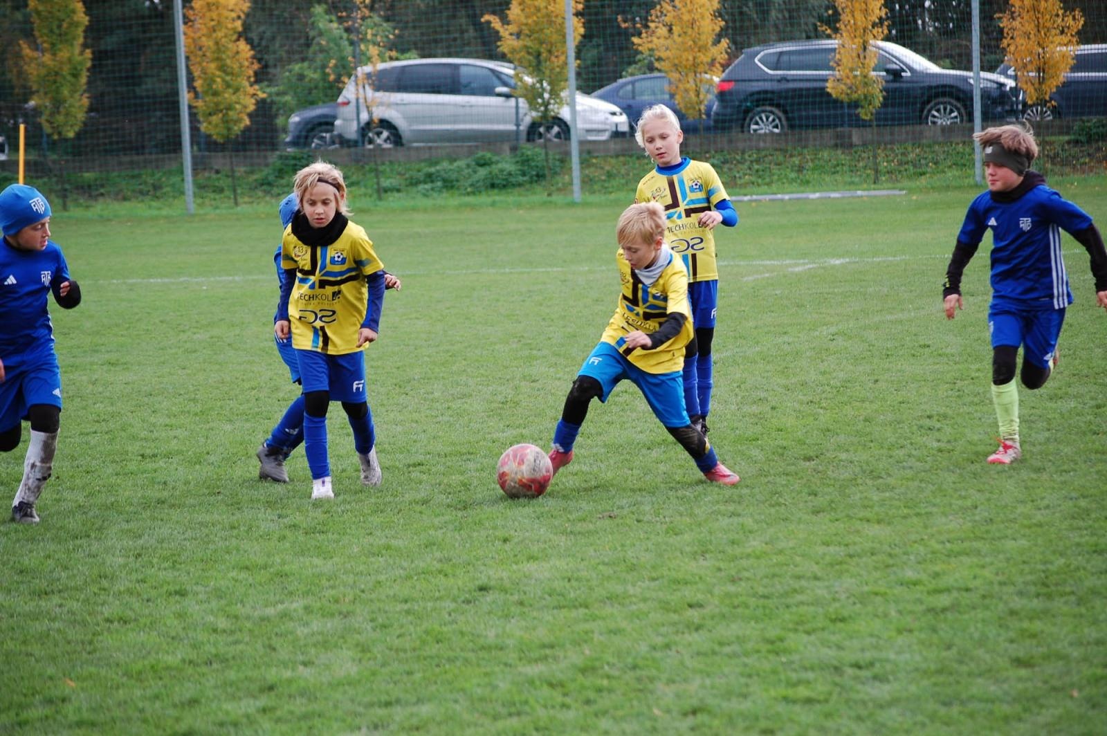 Zdjęcie w galerii na portalu naszraciborz.pl: Macron Cup. Piłkarska rywalizacja przy Srebrnej [FOTO] wiadomości z regionu