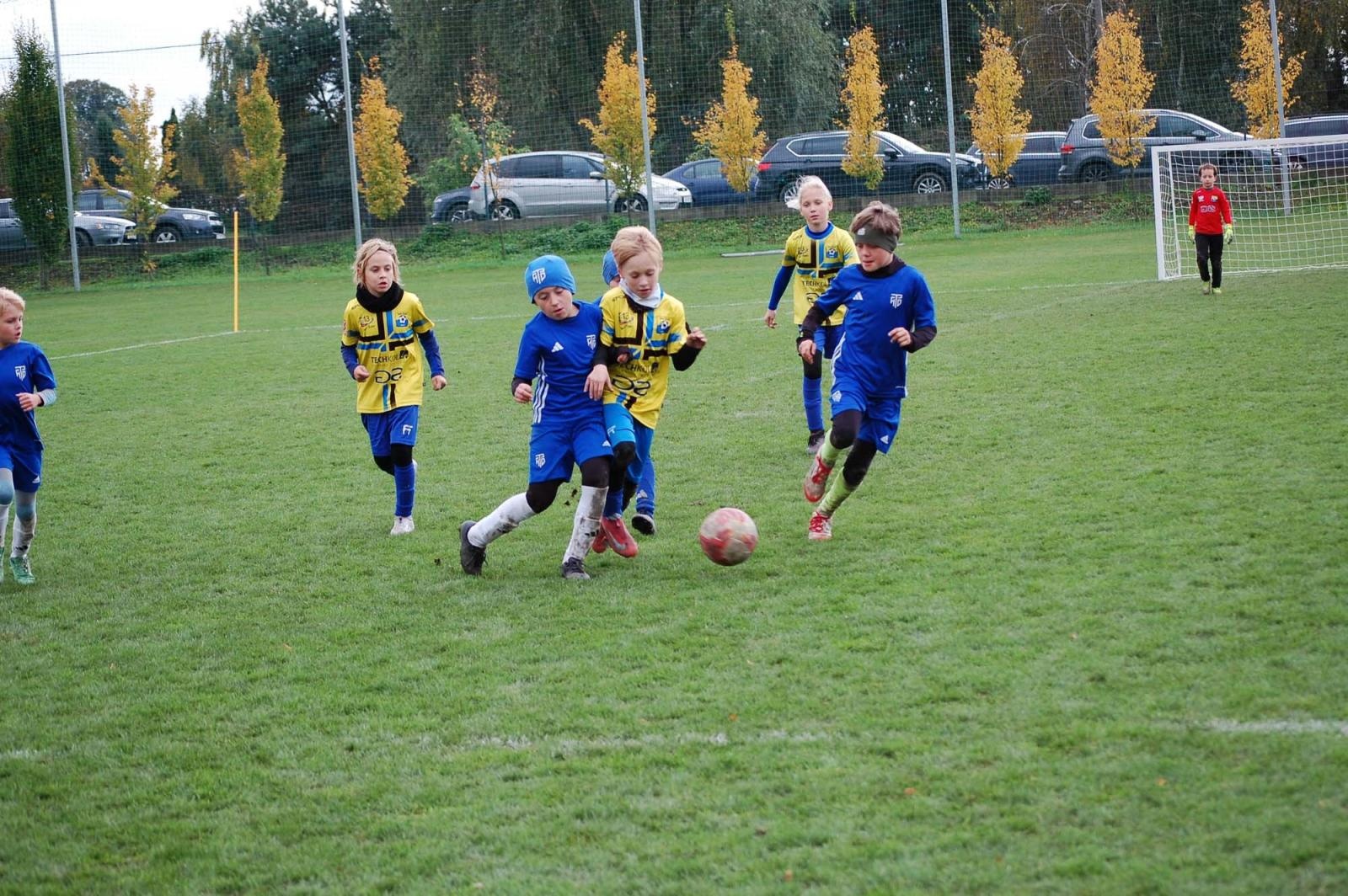 Zdjęcie w galerii na portalu naszraciborz.pl: Macron Cup. Piłkarska rywalizacja przy Srebrnej [FOTO] wiadomości z regionu