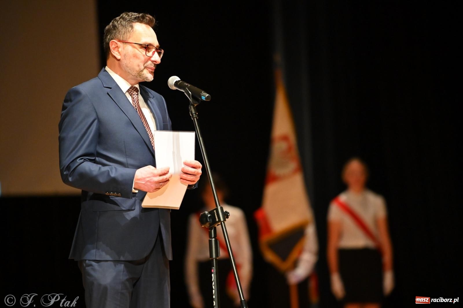 Zdjęcie w galerii na portalu naszraciborz.pl: Miejskie obchody Dnia Edukacji Narodowej i jubileusz 125-lecia SP 5 w Raciborzu wiadomości z regionu