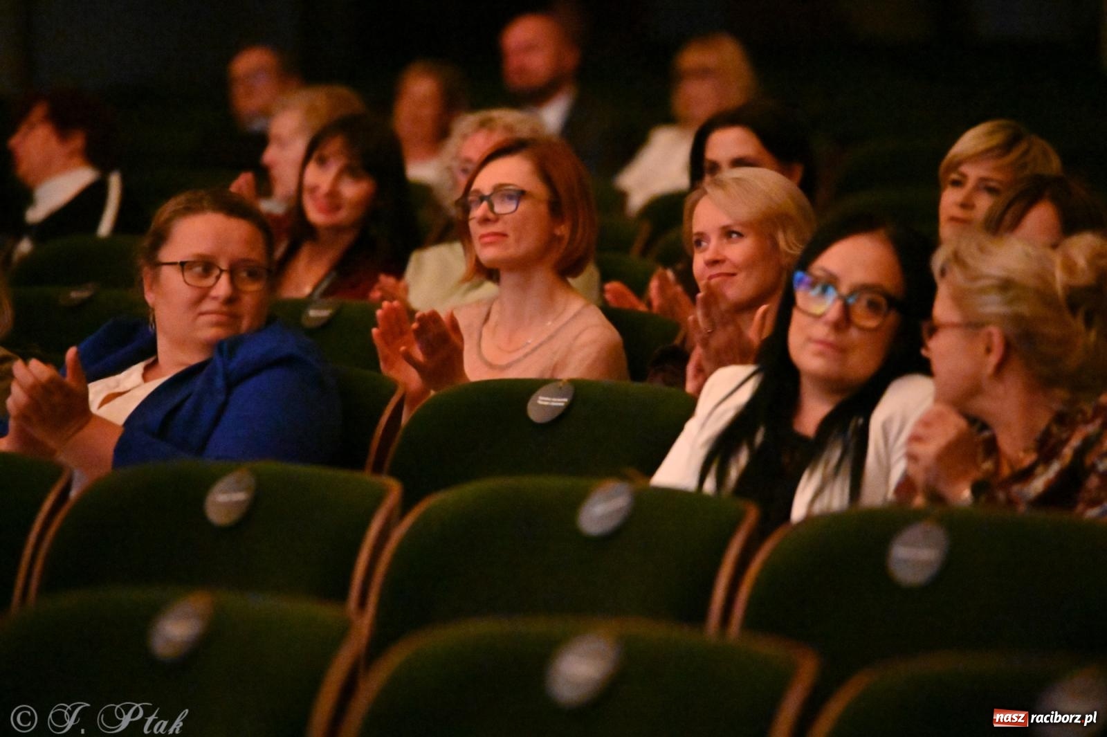 Zdjęcie w galerii na portalu naszraciborz.pl: Miejskie obchody Dnia Edukacji Narodowej i jubileusz 125-lecia SP 5 w Raciborzu wiadomości z regionu