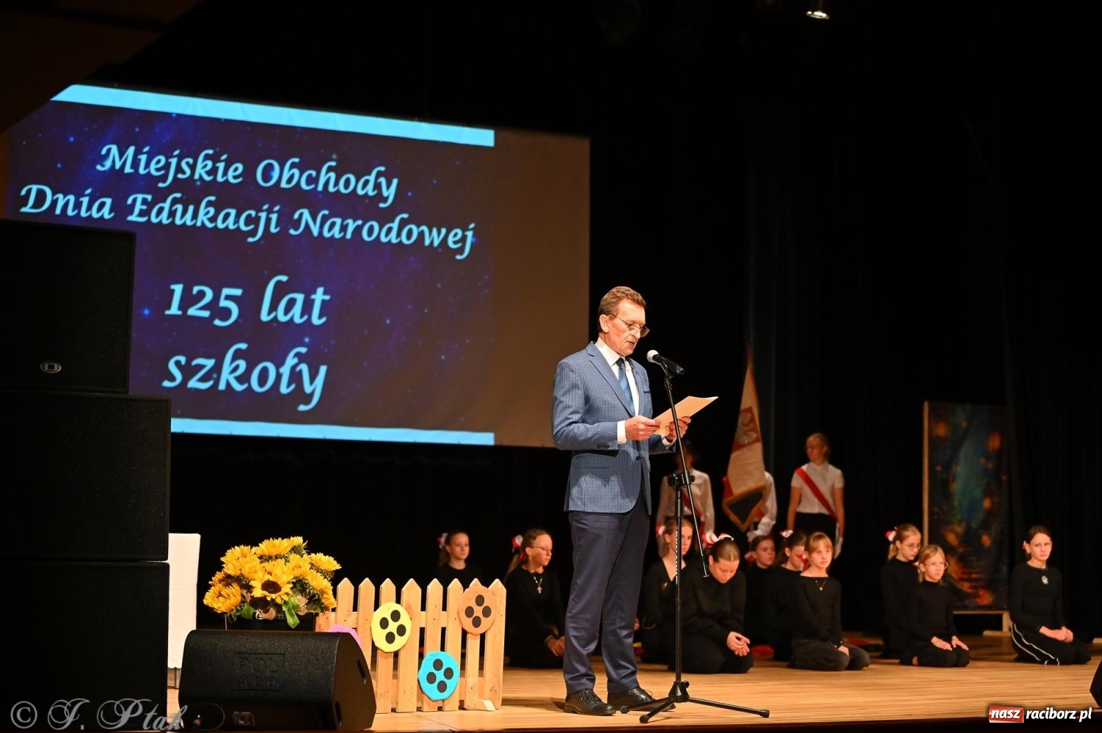 Zdjęcie w galerii na portalu naszraciborz.pl: Miejskie obchody Dnia Edukacji Narodowej i jubileusz 125-lecia SP 5 w Raciborzu wiadomości z regionu