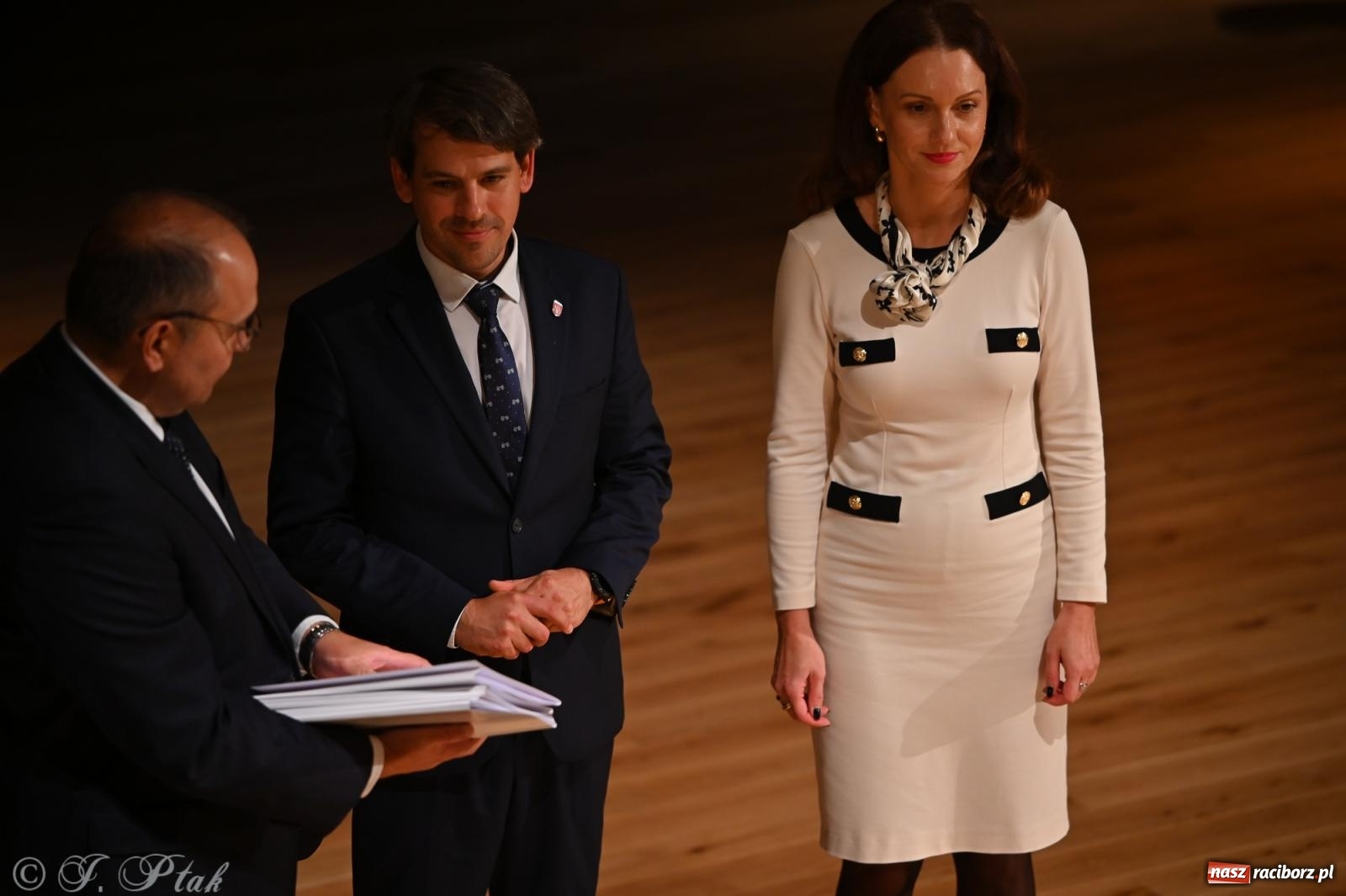 Zdjęcie w galerii na portalu naszraciborz.pl: Miejskie obchody Dnia Edukacji Narodowej i jubileusz 125-lecia SP 5 w Raciborzu wiadomości z regionu