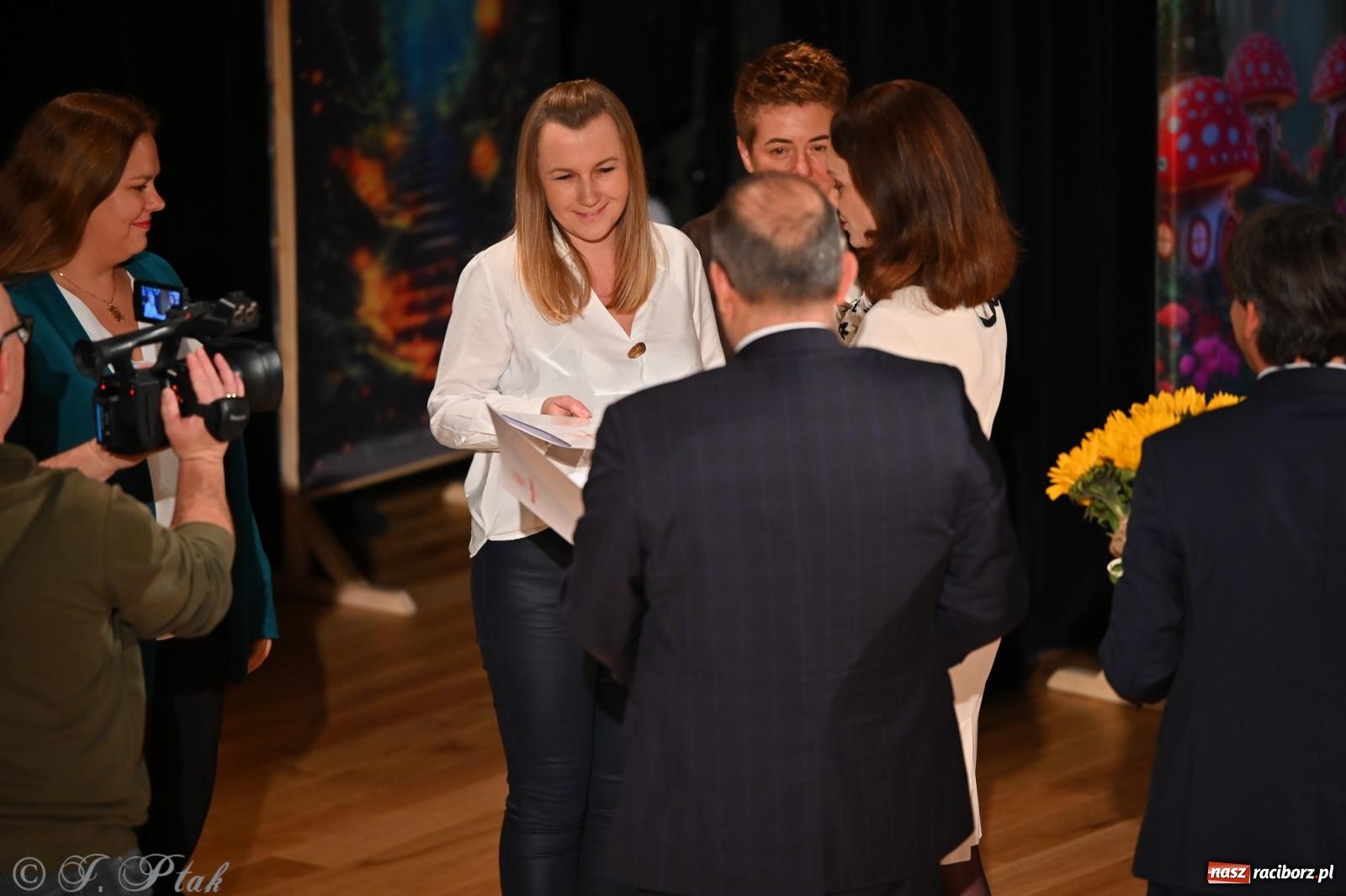 Zdjęcie w galerii na portalu naszraciborz.pl: Miejskie obchody Dnia Edukacji Narodowej i jubileusz 125-lecia SP 5 w Raciborzu wiadomości z regionu