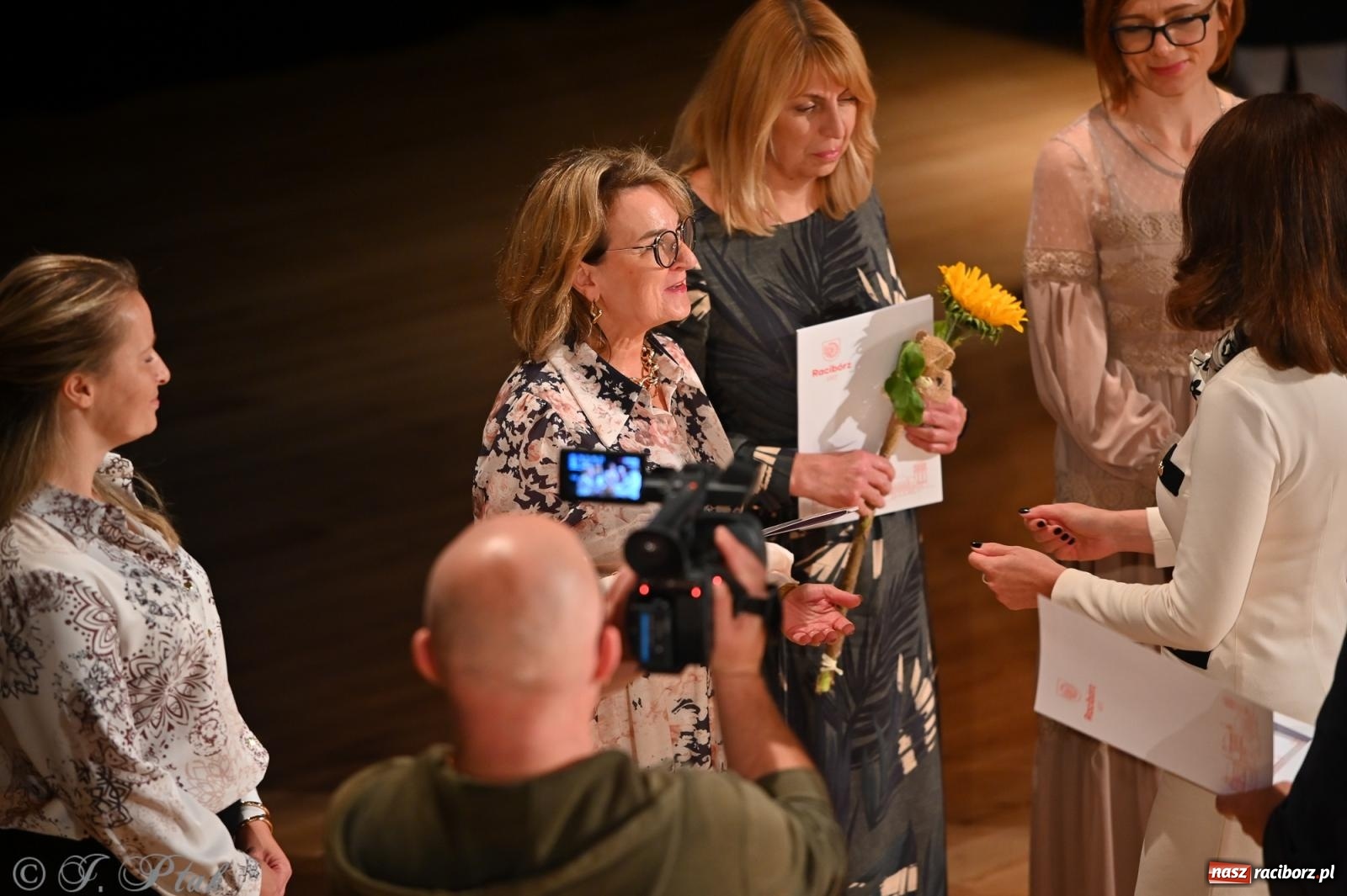 Zdjęcie w galerii na portalu naszraciborz.pl: Miejskie obchody Dnia Edukacji Narodowej i jubileusz 125-lecia SP 5 w Raciborzu wiadomości z regionu