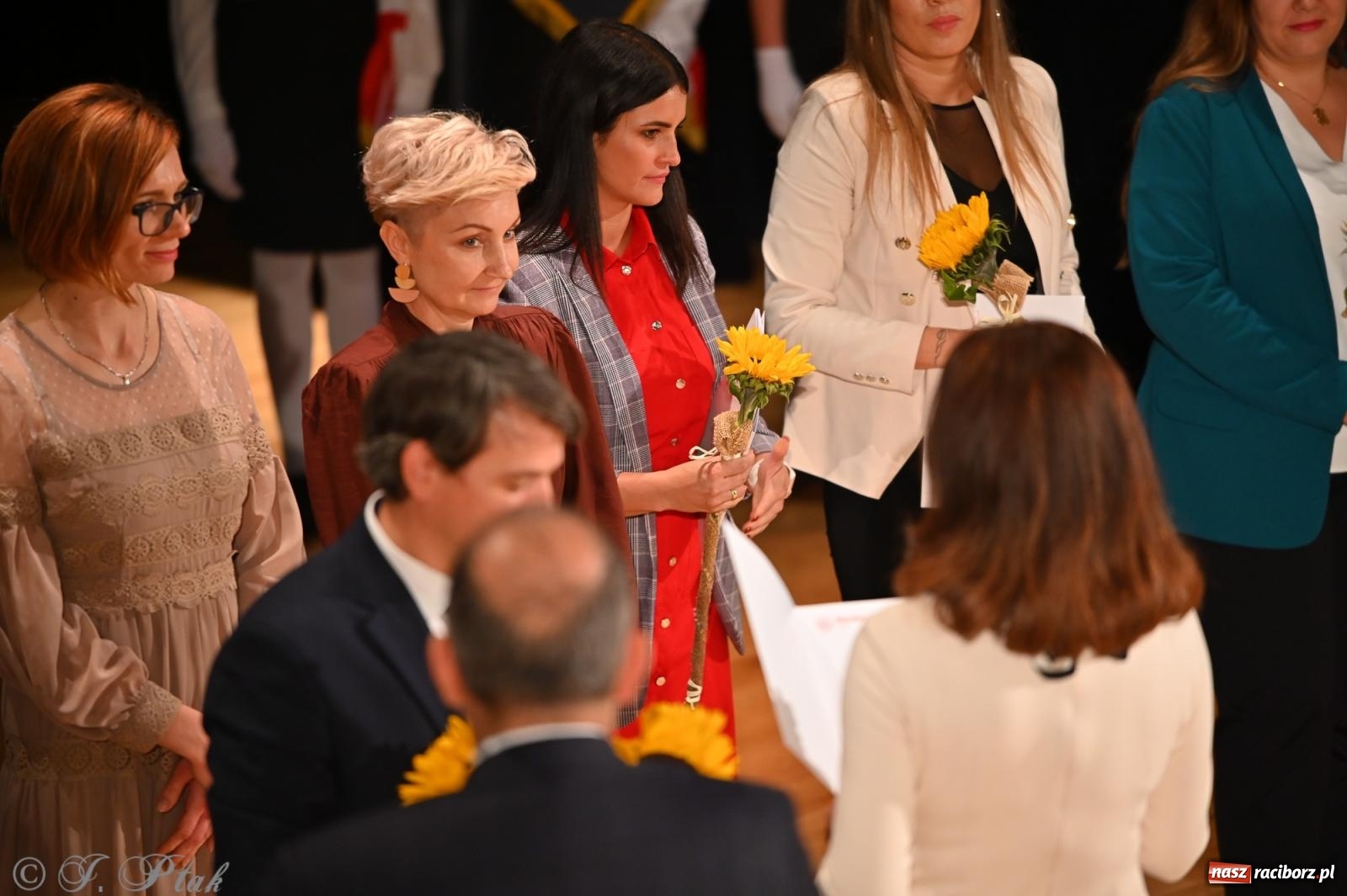 Zdjęcie w galerii na portalu naszraciborz.pl: Miejskie obchody Dnia Edukacji Narodowej i jubileusz 125-lecia SP 5 w Raciborzu wiadomości z regionu