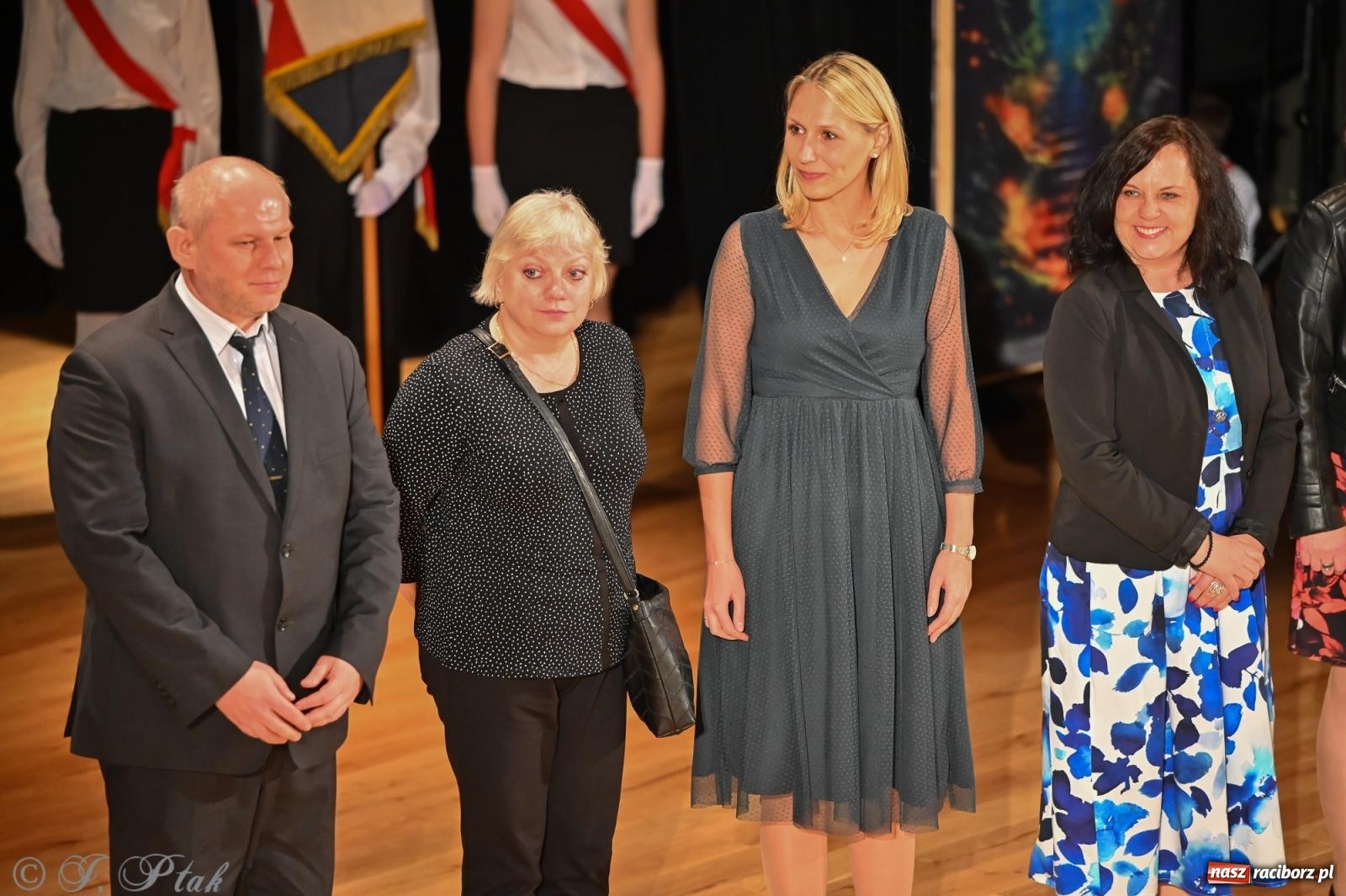 Zdjęcie w galerii na portalu naszraciborz.pl: Miejskie obchody Dnia Edukacji Narodowej i jubileusz 125-lecia SP 5 w Raciborzu wiadomości z regionu