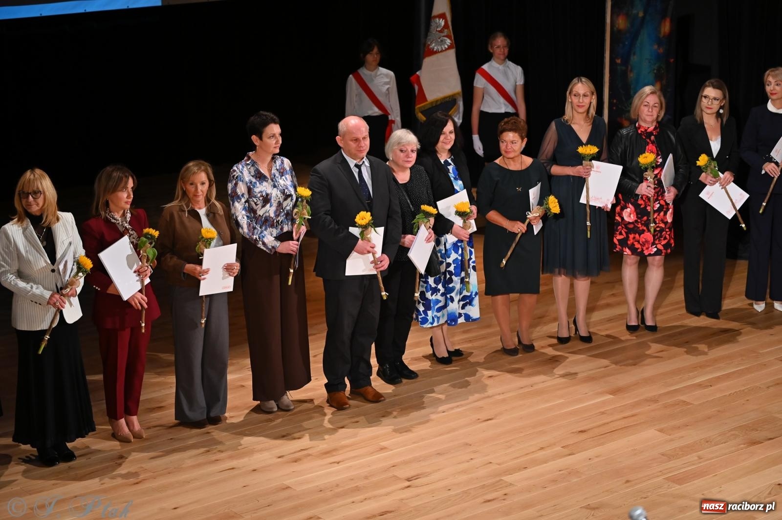 Zdjęcie w galerii na portalu naszraciborz.pl: Miejskie obchody Dnia Edukacji Narodowej i jubileusz 125-lecia SP 5 w Raciborzu wiadomości z regionu