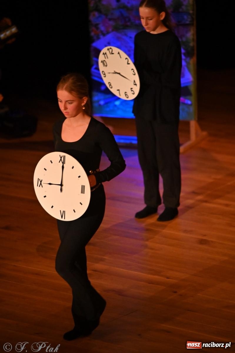 Zdjęcie w galerii na portalu naszraciborz.pl: Miejskie obchody Dnia Edukacji Narodowej i jubileusz 125-lecia SP 5 w Raciborzu wiadomości z regionu