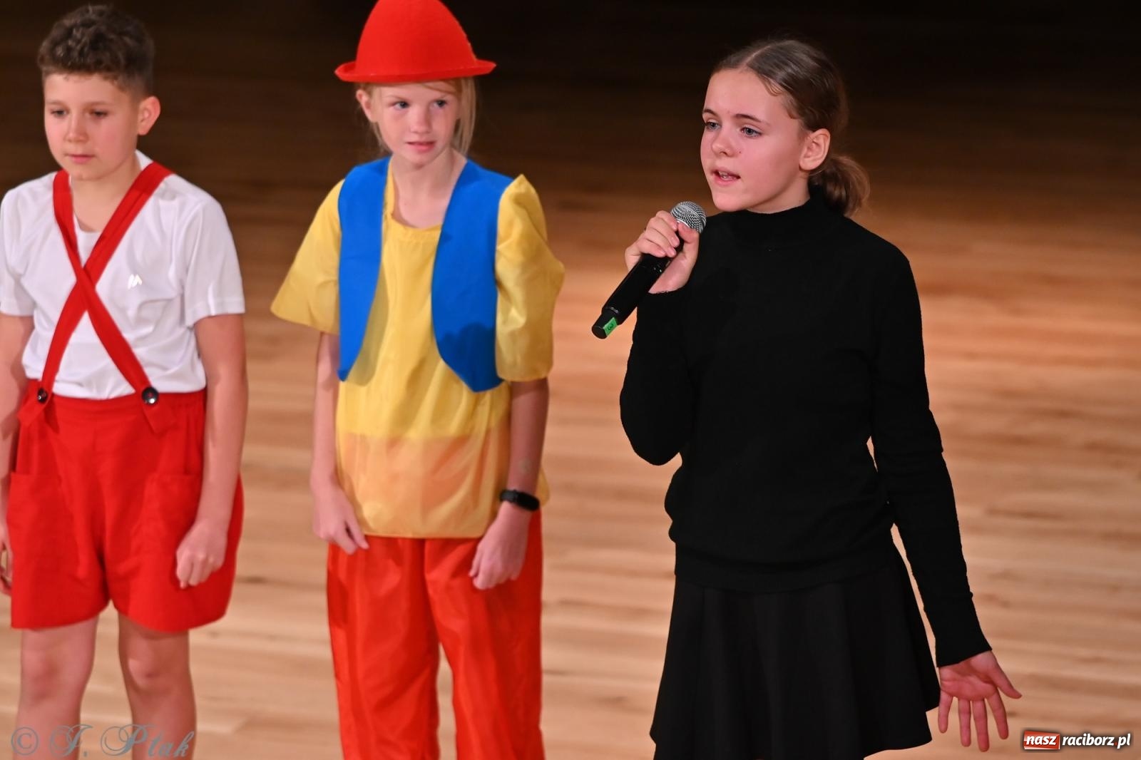 Zdjęcie w galerii na portalu naszraciborz.pl: Miejskie obchody Dnia Edukacji Narodowej i jubileusz 125-lecia SP 5 w Raciborzu wiadomości z regionu