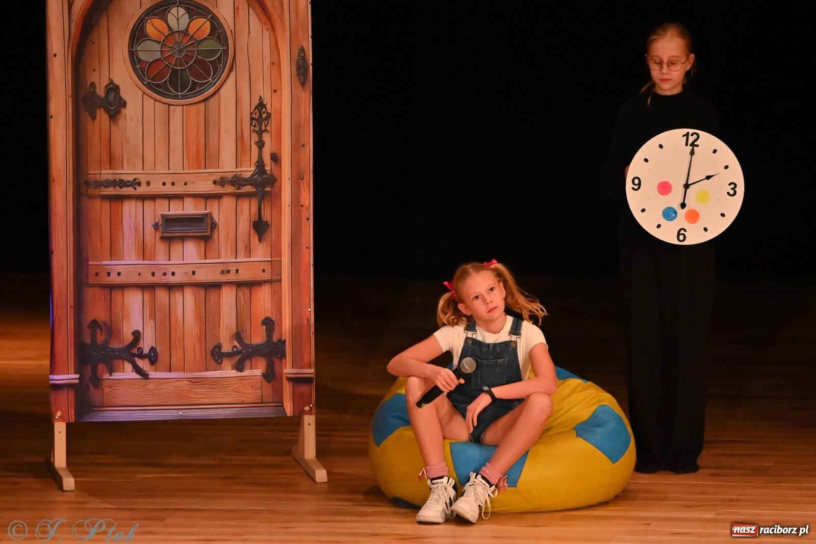 Zdjęcie w galerii na portalu naszraciborz.pl: Miejskie obchody Dnia Edukacji Narodowej i jubileusz 125-lecia SP 5 w Raciborzu wiadomości z regionu