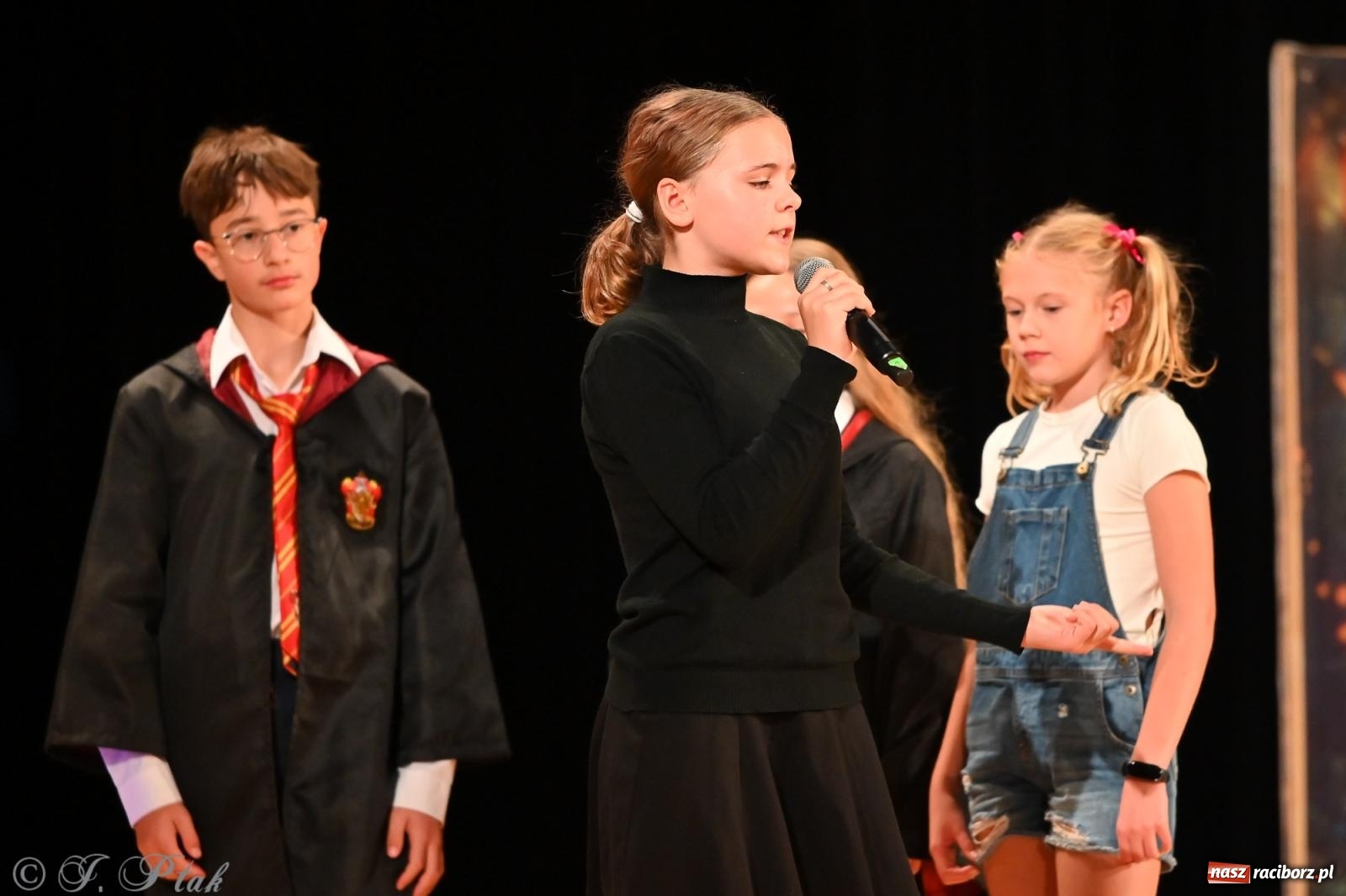 Zdjęcie w galerii na portalu naszraciborz.pl: Miejskie obchody Dnia Edukacji Narodowej i jubileusz 125-lecia SP 5 w Raciborzu wiadomości z regionu