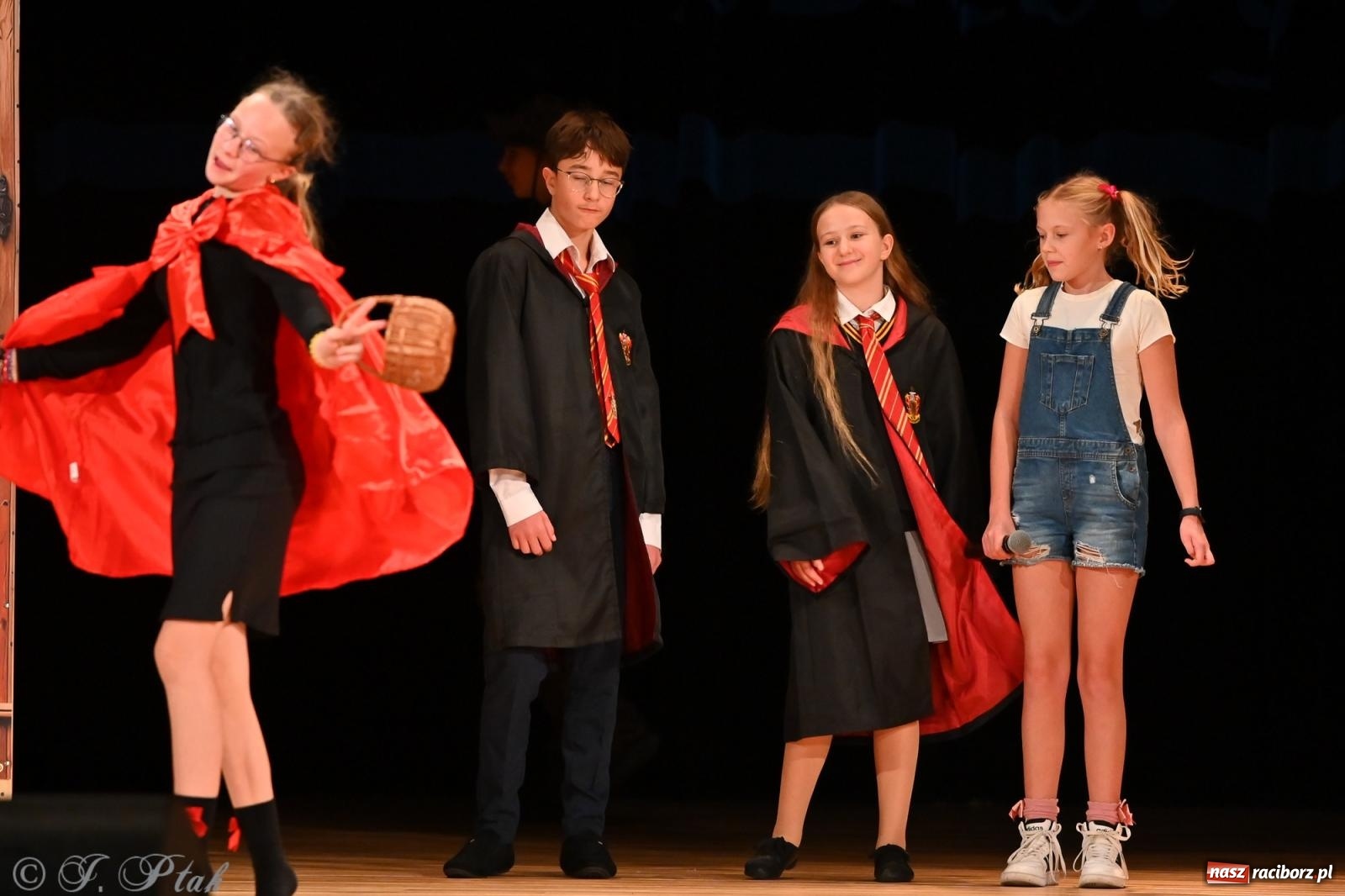 Zdjęcie w galerii na portalu naszraciborz.pl: Miejskie obchody Dnia Edukacji Narodowej i jubileusz 125-lecia SP 5 w Raciborzu wiadomości z regionu