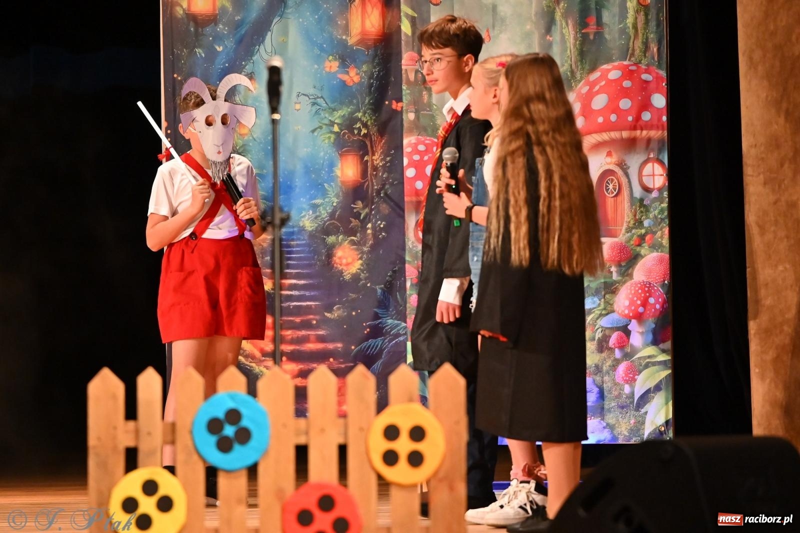 Zdjęcie w galerii na portalu naszraciborz.pl: Miejskie obchody Dnia Edukacji Narodowej i jubileusz 125-lecia SP 5 w Raciborzu wiadomości z regionu