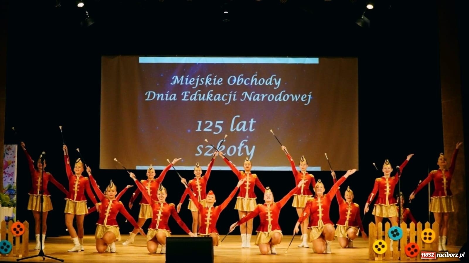 Zdjęcie w galerii na portalu naszraciborz.pl: Miejskie obchody Dnia Edukacji Narodowej i jubileusz 125-lecia SP 5 w Raciborzu wiadomości z regionu
