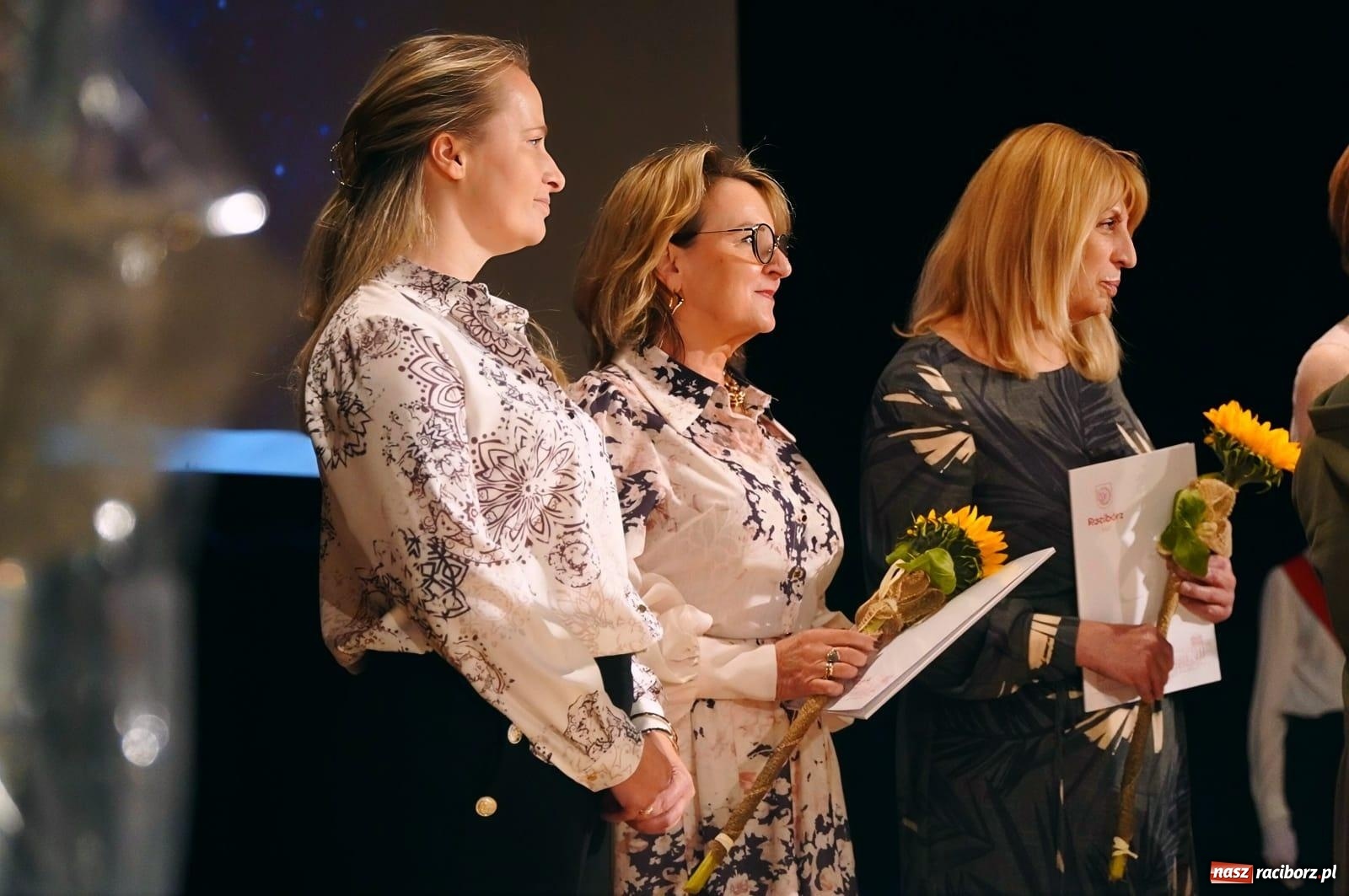 Zdjęcie w galerii na portalu naszraciborz.pl: Miejskie obchody Dnia Edukacji Narodowej i jubileusz 125-lecia SP 5 w Raciborzu wiadomości z regionu