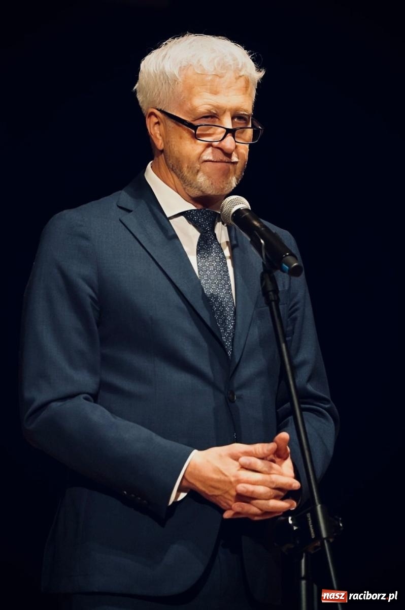 Zdjęcie w galerii na portalu naszraciborz.pl: Miejskie obchody Dnia Edukacji Narodowej i jubileusz 125-lecia SP 5 w Raciborzu wiadomości z regionu