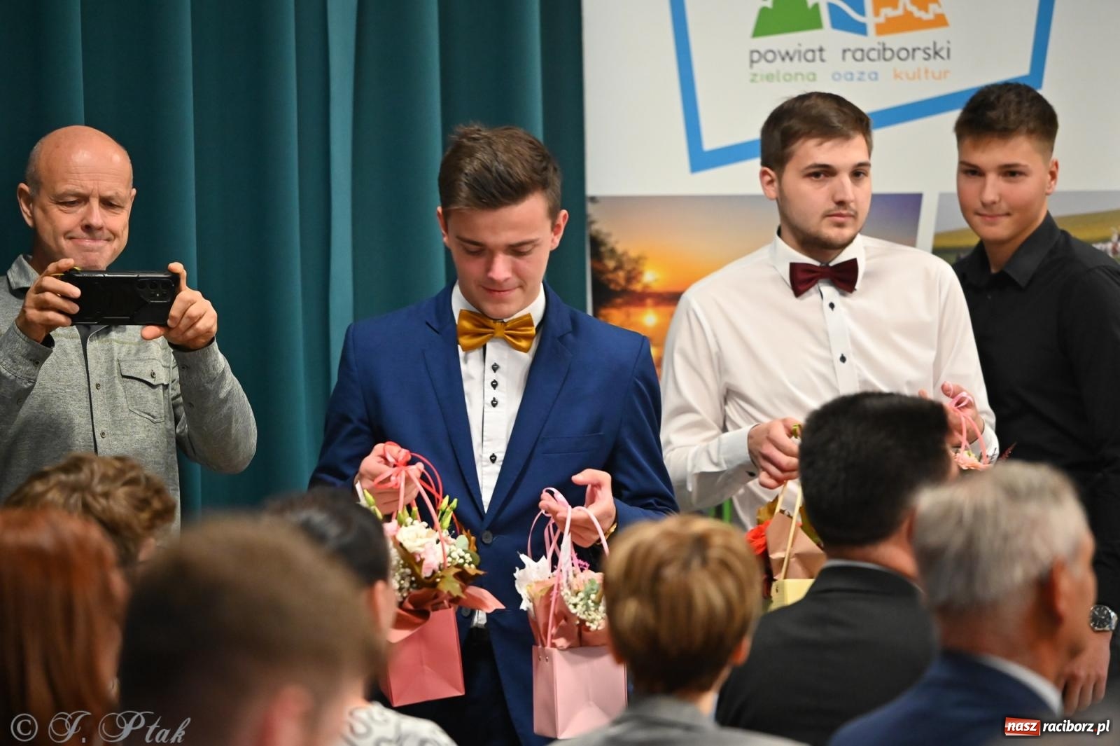 Zdjęcie w galerii na portalu naszraciborz.pl: Powiatowy Dzień Edukacji Narodowej w CKZiU nr 1 w Raciborzu [FOTO] wiadomości z regionu