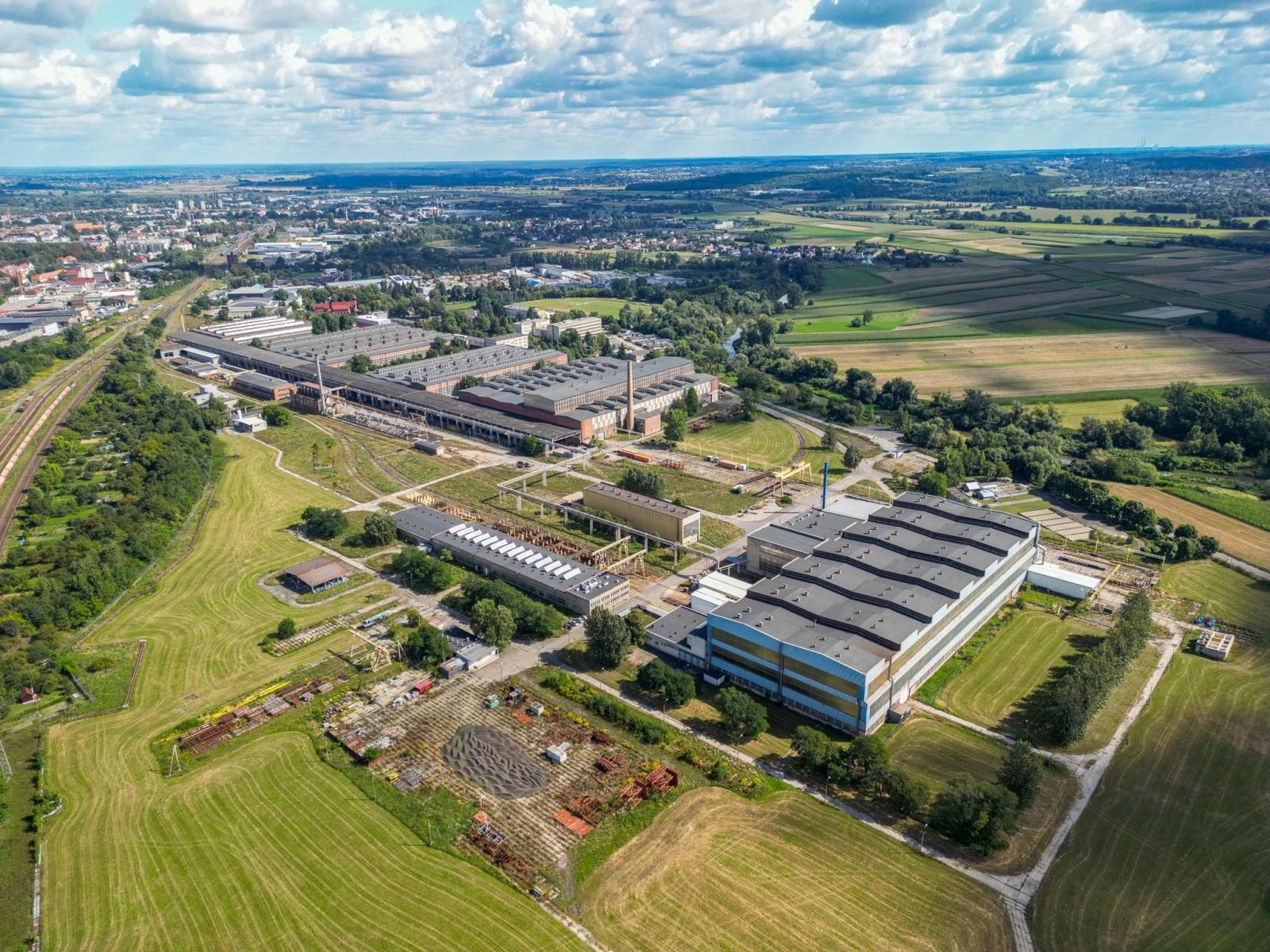 Zdjęcie w galerii na portalu naszraciborz.pl: Jelcz ratuje Racibórz, ale i Racibórz ratuje Jelcza. Scenariusz nakreślony przez rząd krytykują na Dolnym Śląsku. Posłowie PiS o propagandzie Tuska wiadomości z regionu