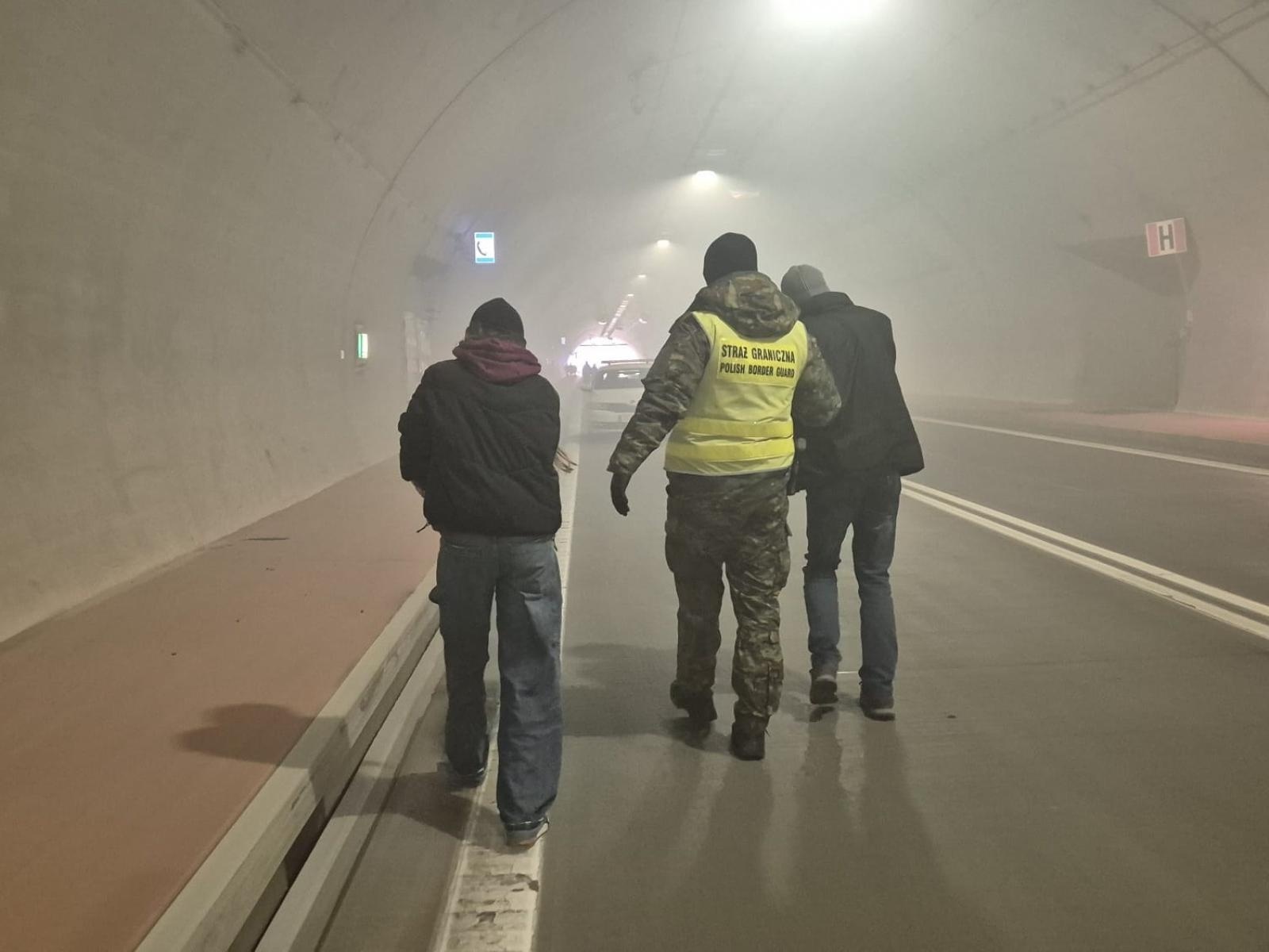 Zdjęcie w galerii na portalu naszraciborz.pl: Ćwiczenia Tunele Drogowe 2025 – Zwardoń (Laliki), tunel Emilia wiadomości z regionu