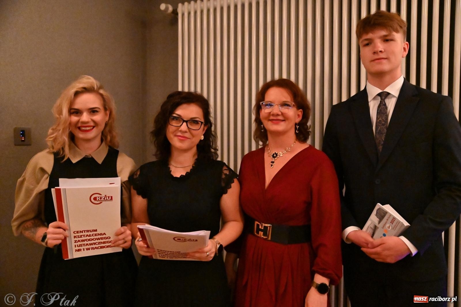 Zdjęcie w galerii na portalu naszraciborz.pl: 80 lat CKZiU nr 1 Budowlanka-Gastronomik. AI ożywiło stare zdjęcia [WIDEO] wiadomości z regionu