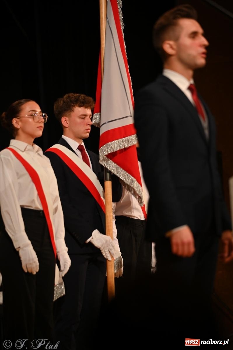Zdjęcie w galerii na portalu naszraciborz.pl: 80 lat CKZiU nr 1 Budowlanka-Gastronomik. AI ożywiło stare zdjęcia [WIDEO] wiadomości z regionu