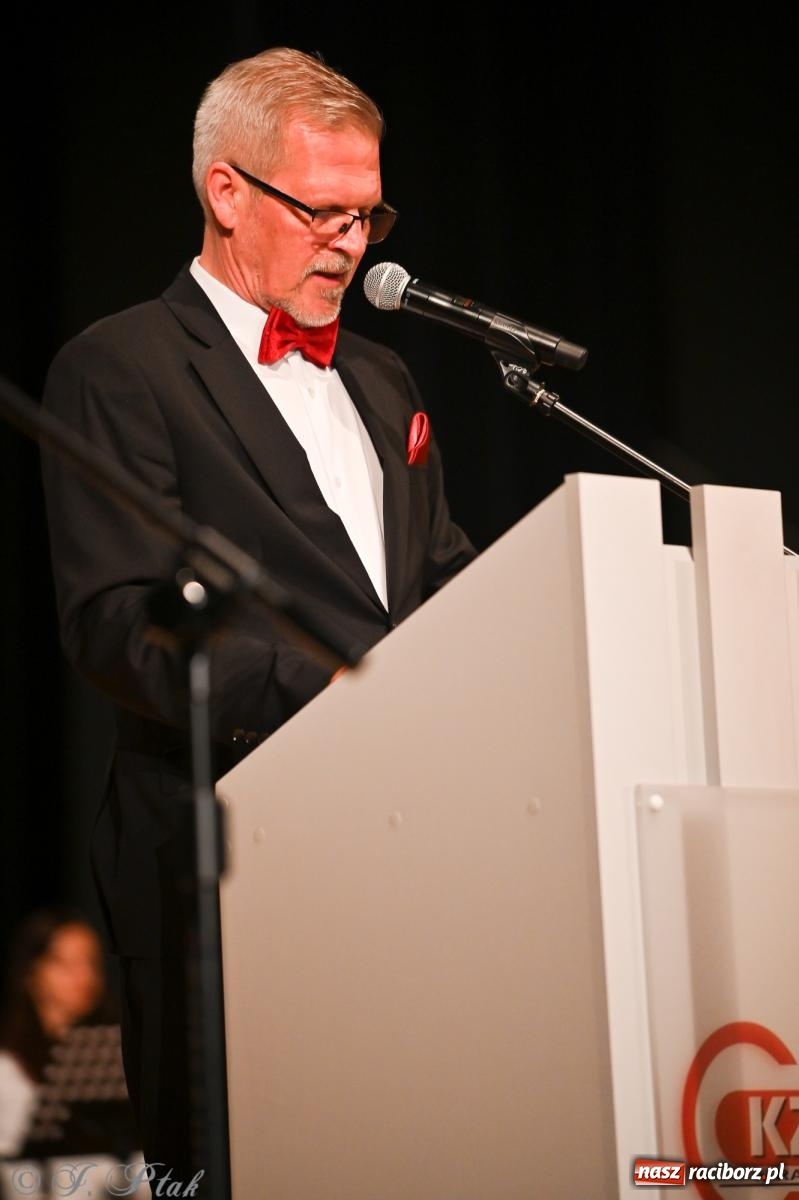 Zdjęcie w galerii na portalu naszraciborz.pl: 80 lat CKZiU nr 1 Budowlanka-Gastronomik. AI ożywiło stare zdjęcia [WIDEO] wiadomości z regionu