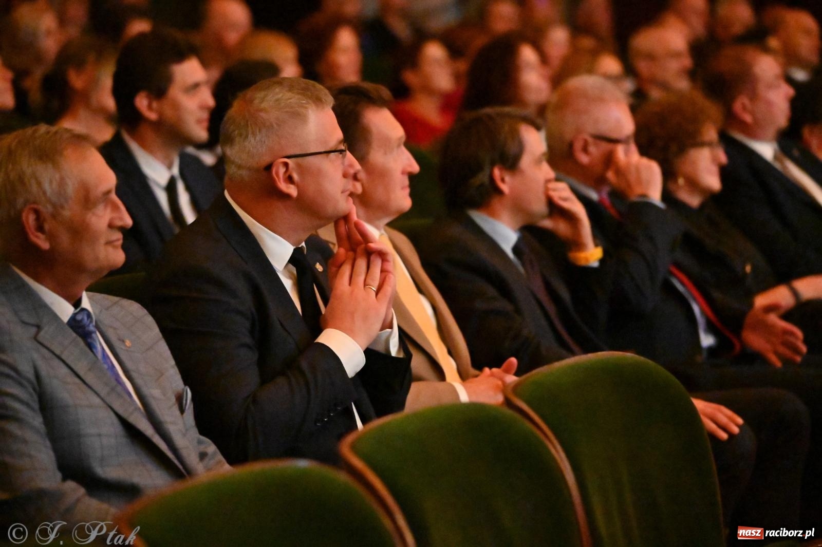 Zdjęcie w galerii na portalu naszraciborz.pl: 80 lat CKZiU nr 1 Budowlanka-Gastronomik. AI ożywiło stare zdjęcia [WIDEO] wiadomości z regionu