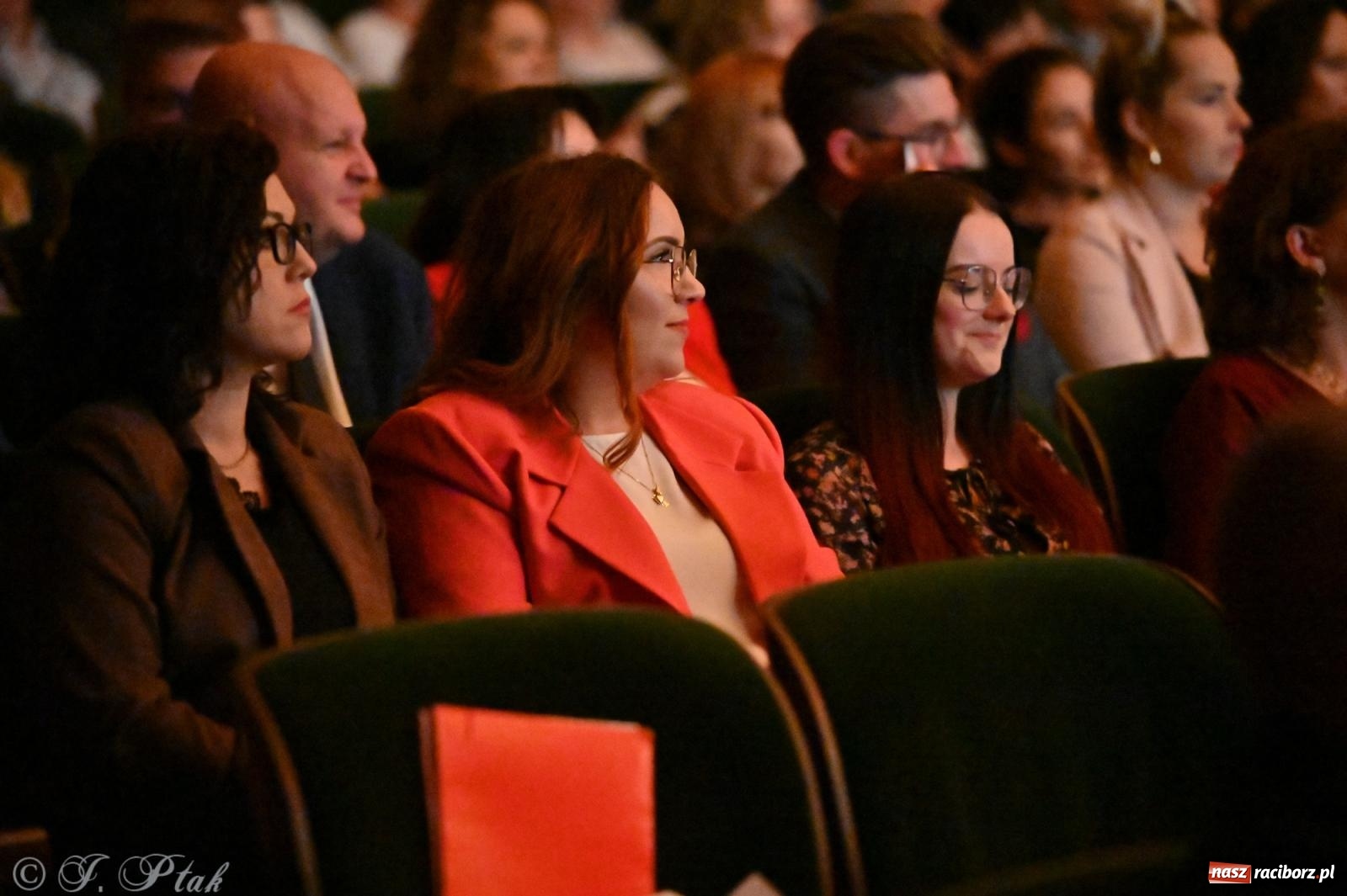 Zdjęcie w galerii na portalu naszraciborz.pl: 80 lat CKZiU nr 1 Budowlanka-Gastronomik. AI ożywiło stare zdjęcia [WIDEO] wiadomości z regionu