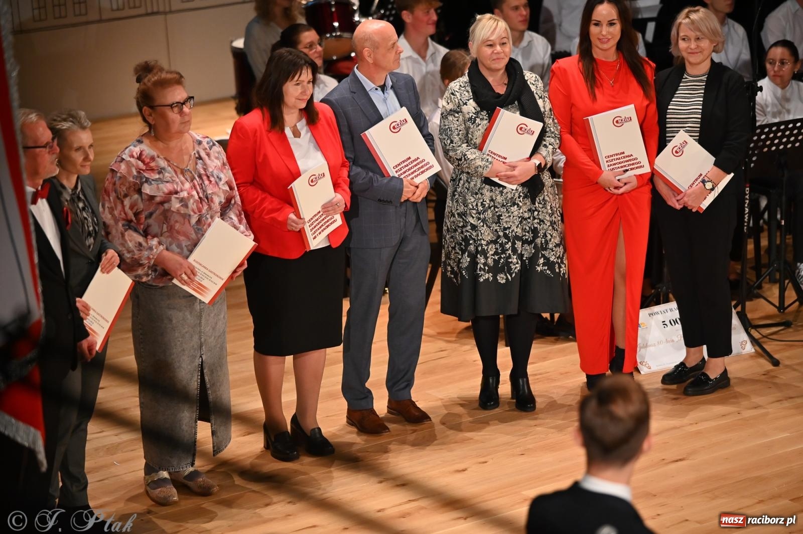 Zdjęcie w galerii na portalu naszraciborz.pl: 80 lat CKZiU nr 1 Budowlanka-Gastronomik. AI ożywiło stare zdjęcia [WIDEO] wiadomości z regionu