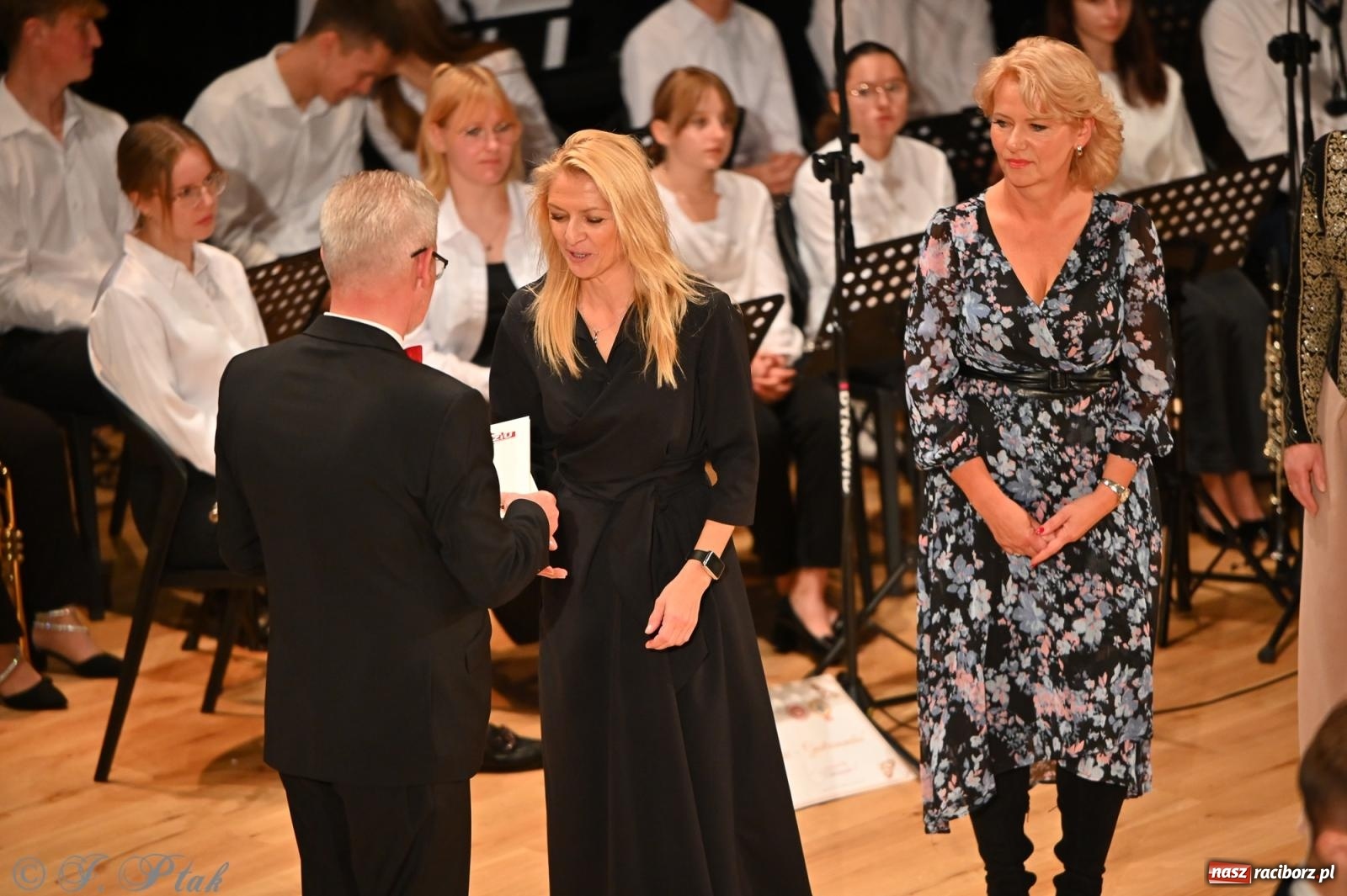 Zdjęcie w galerii na portalu naszraciborz.pl: 80 lat CKZiU nr 1 Budowlanka-Gastronomik. AI ożywiło stare zdjęcia [WIDEO] wiadomości z regionu