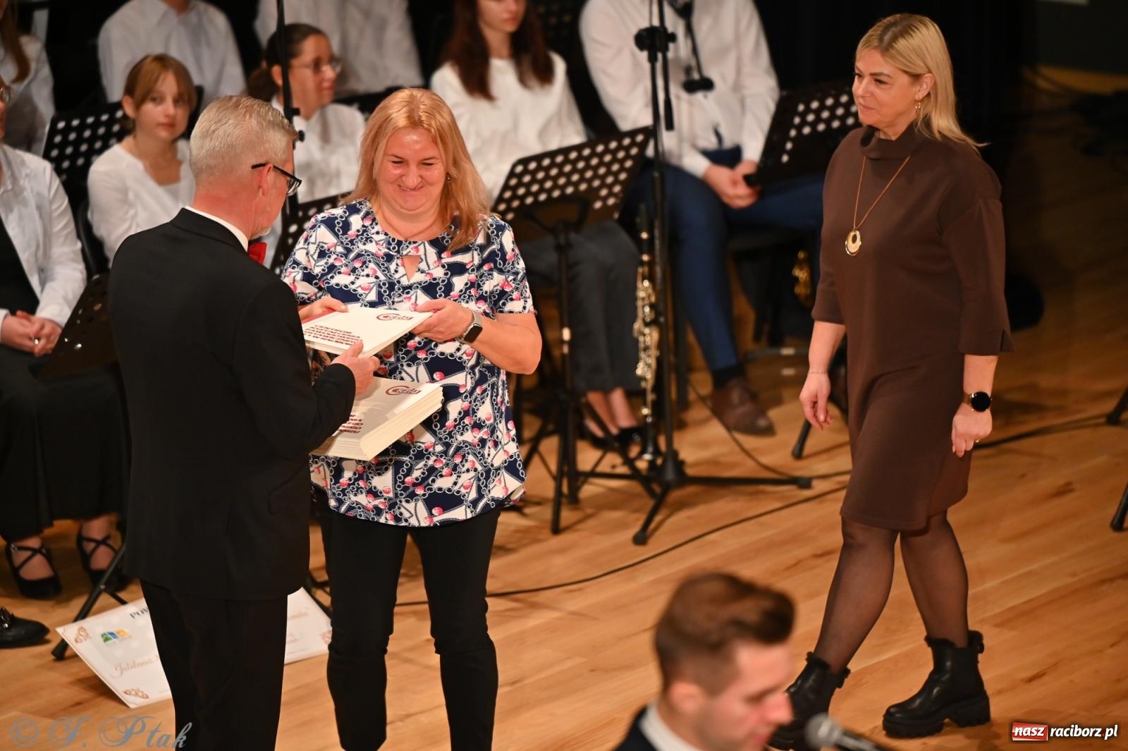 Zdjęcie w galerii na portalu naszraciborz.pl: 80 lat CKZiU nr 1 Budowlanka-Gastronomik. AI ożywiło stare zdjęcia [WIDEO] wiadomości z regionu