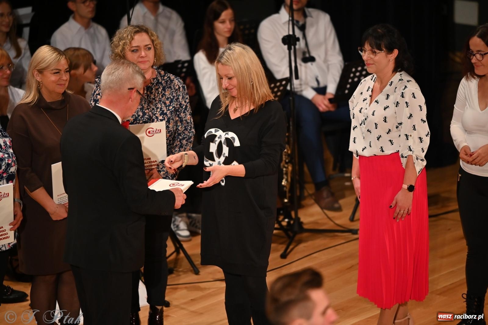 Zdjęcie w galerii na portalu naszraciborz.pl: 80 lat CKZiU nr 1 Budowlanka-Gastronomik. AI ożywiło stare zdjęcia [WIDEO] wiadomości z regionu