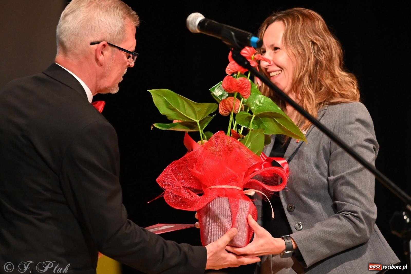 Zdjęcie w galerii na portalu naszraciborz.pl: 80 lat CKZiU nr 1 Budowlanka-Gastronomik. AI ożywiło stare zdjęcia [WIDEO] wiadomości z regionu