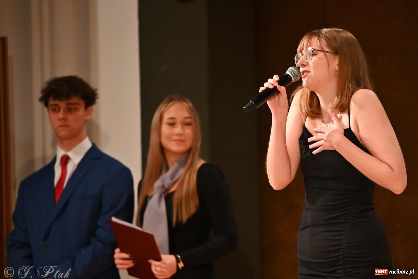 Zdjęcie w galerii na portalu naszraciborz.pl: 80 lat CKZiU nr 1 Budowlanka-Gastronomik. AI ożywiło stare zdjęcia [WIDEO] wiadomości z regionu