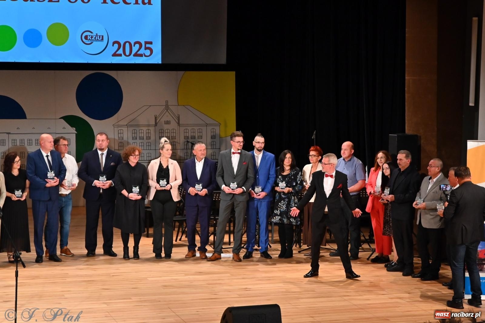 Zdjęcie w galerii na portalu naszraciborz.pl: 80 lat CKZiU nr 1 Budowlanka-Gastronomik. AI ożywiło stare zdjęcia [WIDEO] wiadomości z regionu