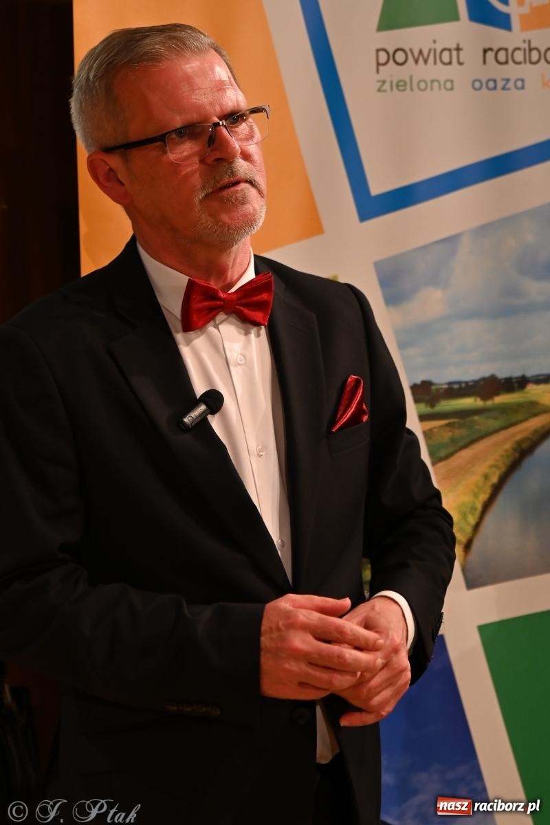 Zdjęcie w galerii na portalu naszraciborz.pl: 80 lat CKZiU nr 1 Budowlanka-Gastronomik. AI ożywiło stare zdjęcia [WIDEO] wiadomości z regionu